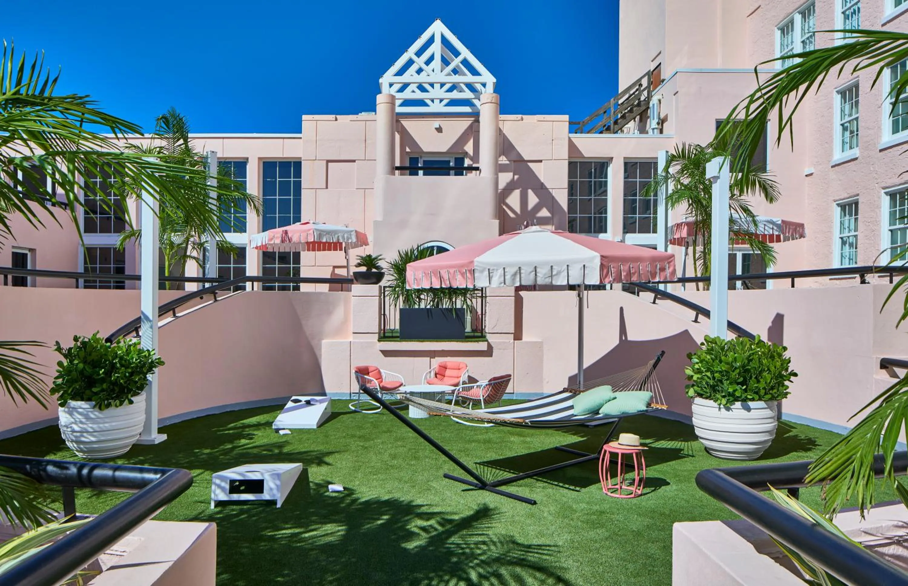 sunbed in La Concha Key West, Autograph Collection