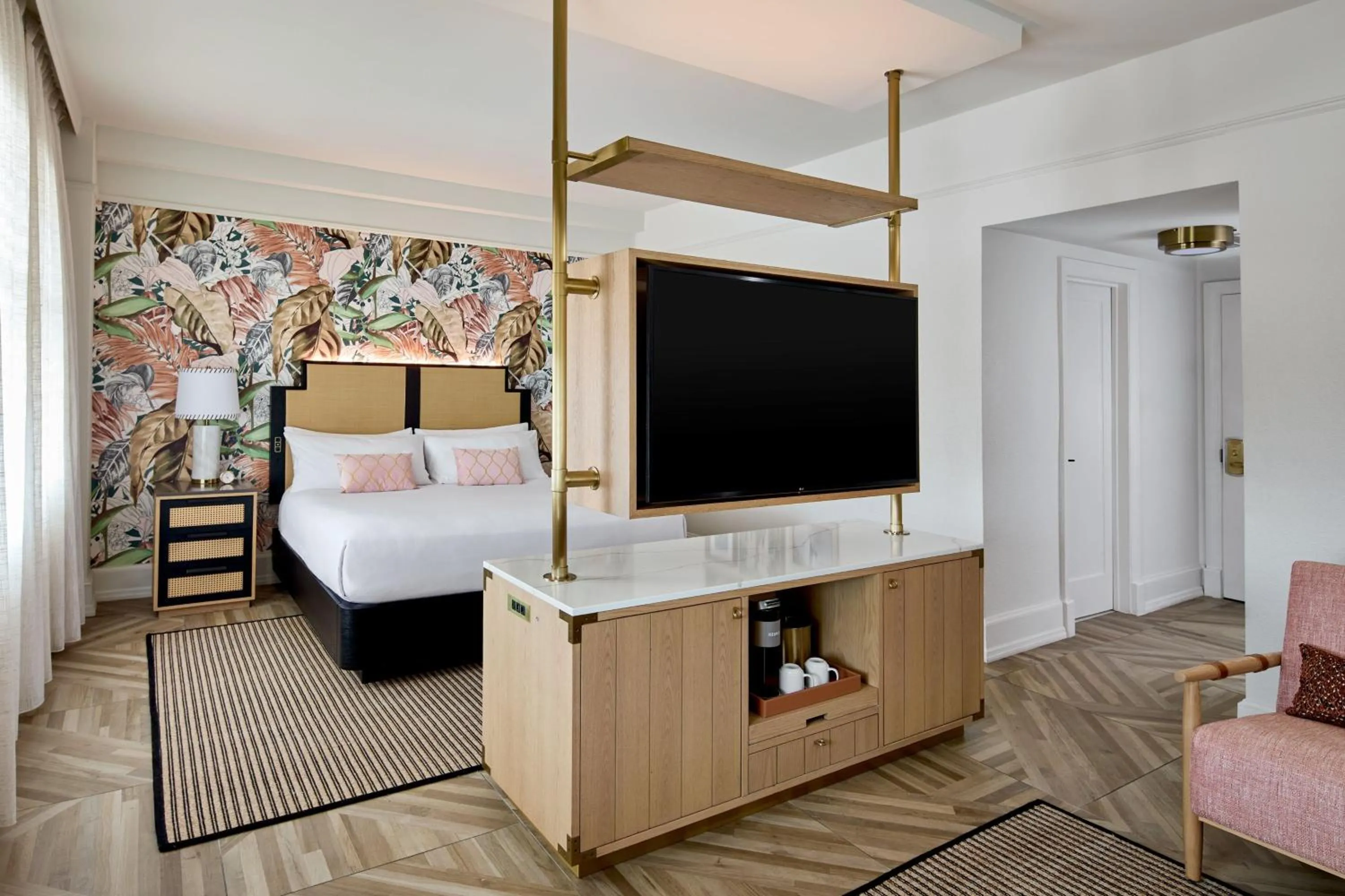 Photo of the whole room, Bed in La Concha Key West, Autograph Collection