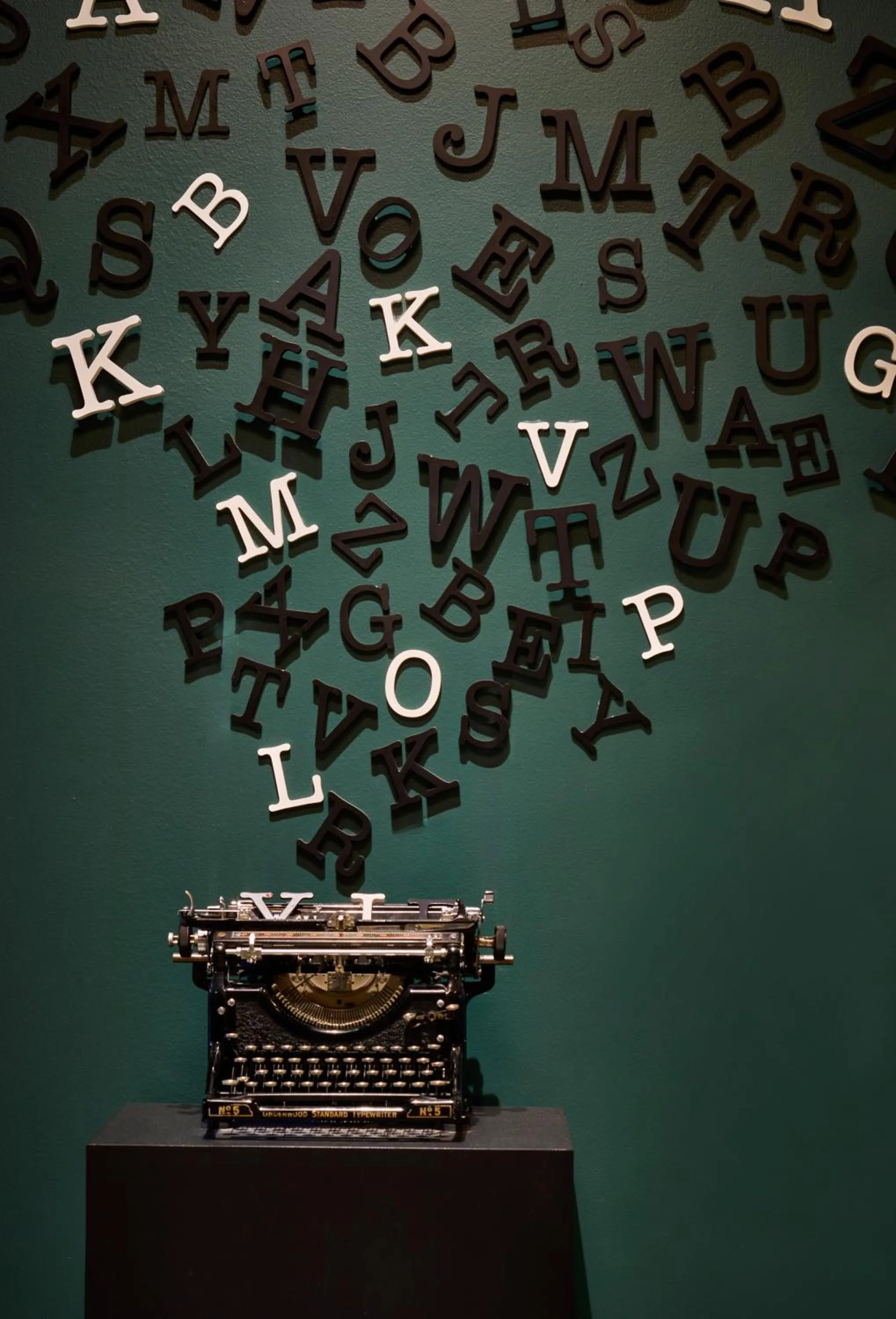 Library in La Concha Key West, Autograph Collection