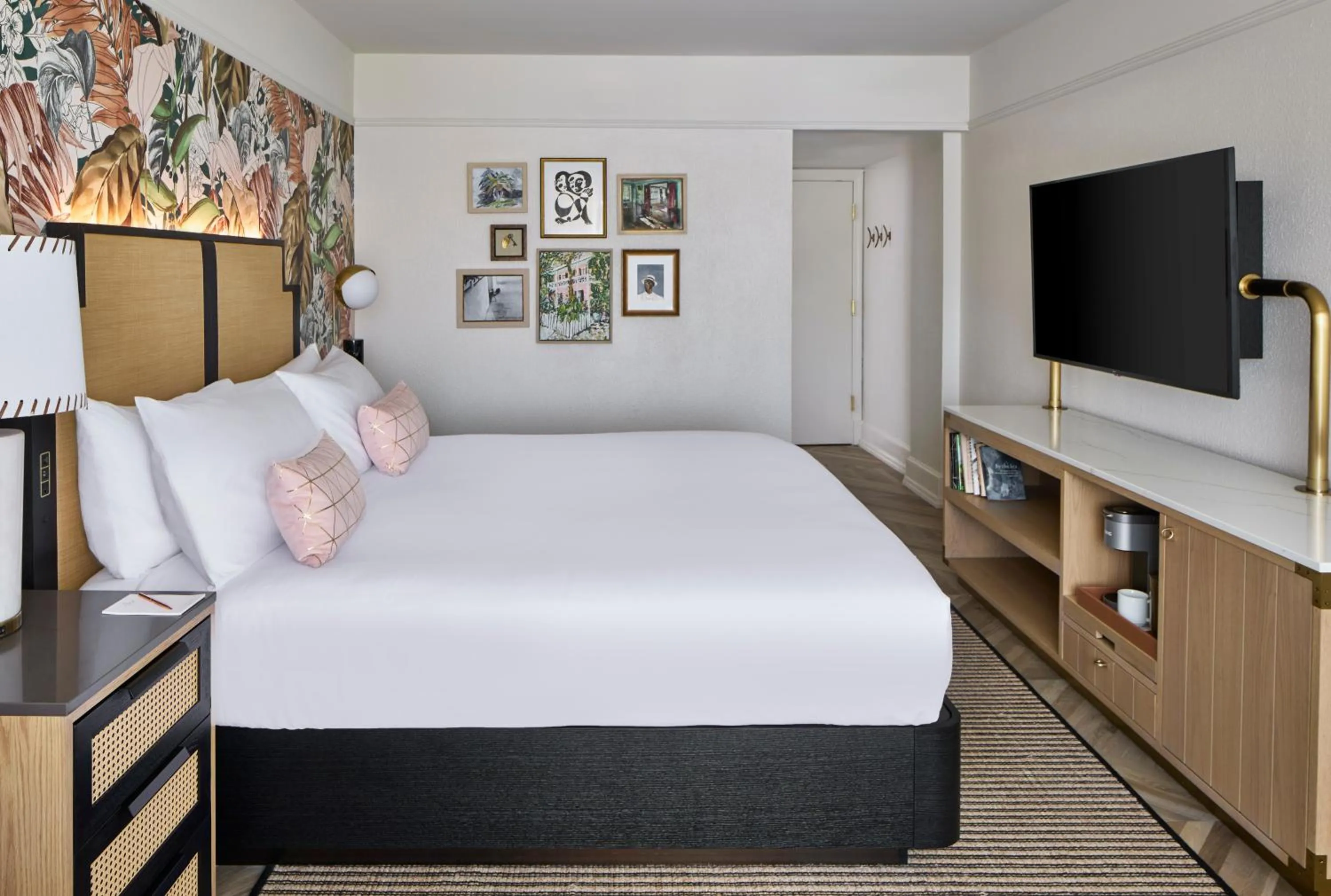 Bedroom, Bed in La Concha Key West, Autograph Collection