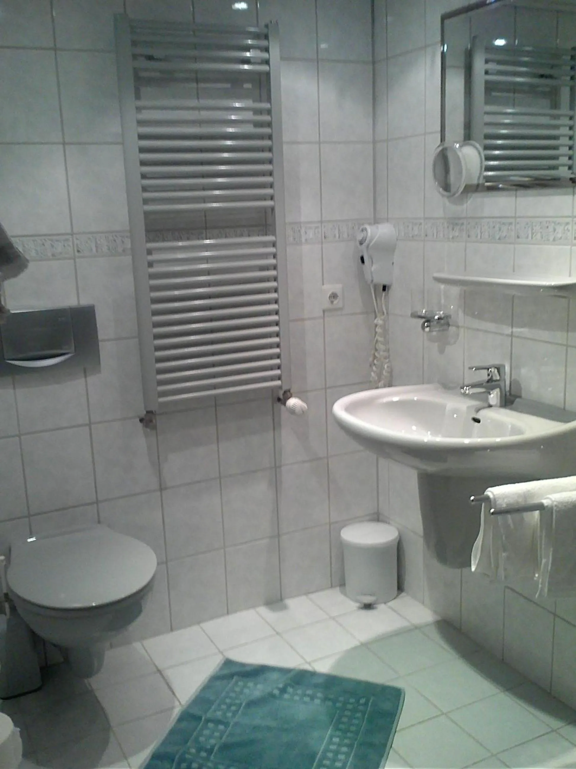 Bathroom in Land-Hotel Mühlengrund