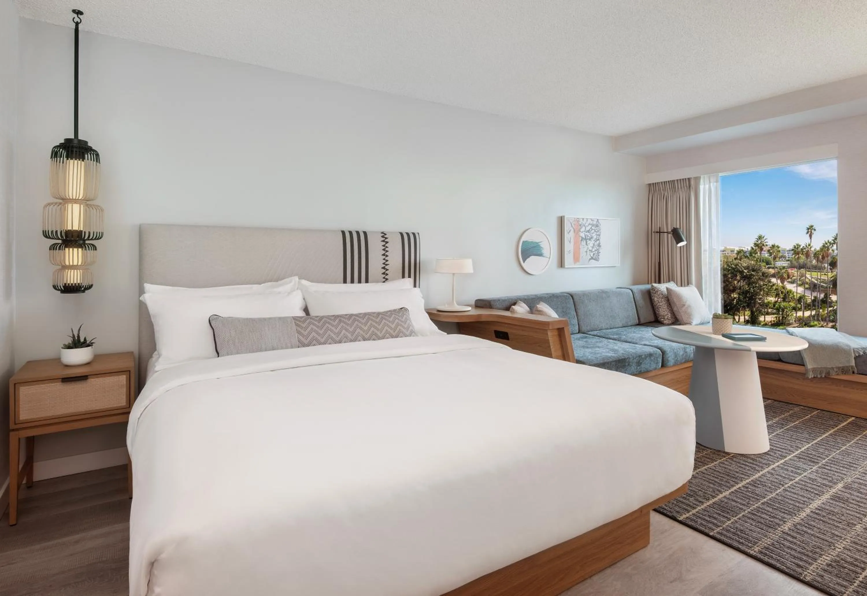 Bedroom, Bed in The Pierside Santa Monica