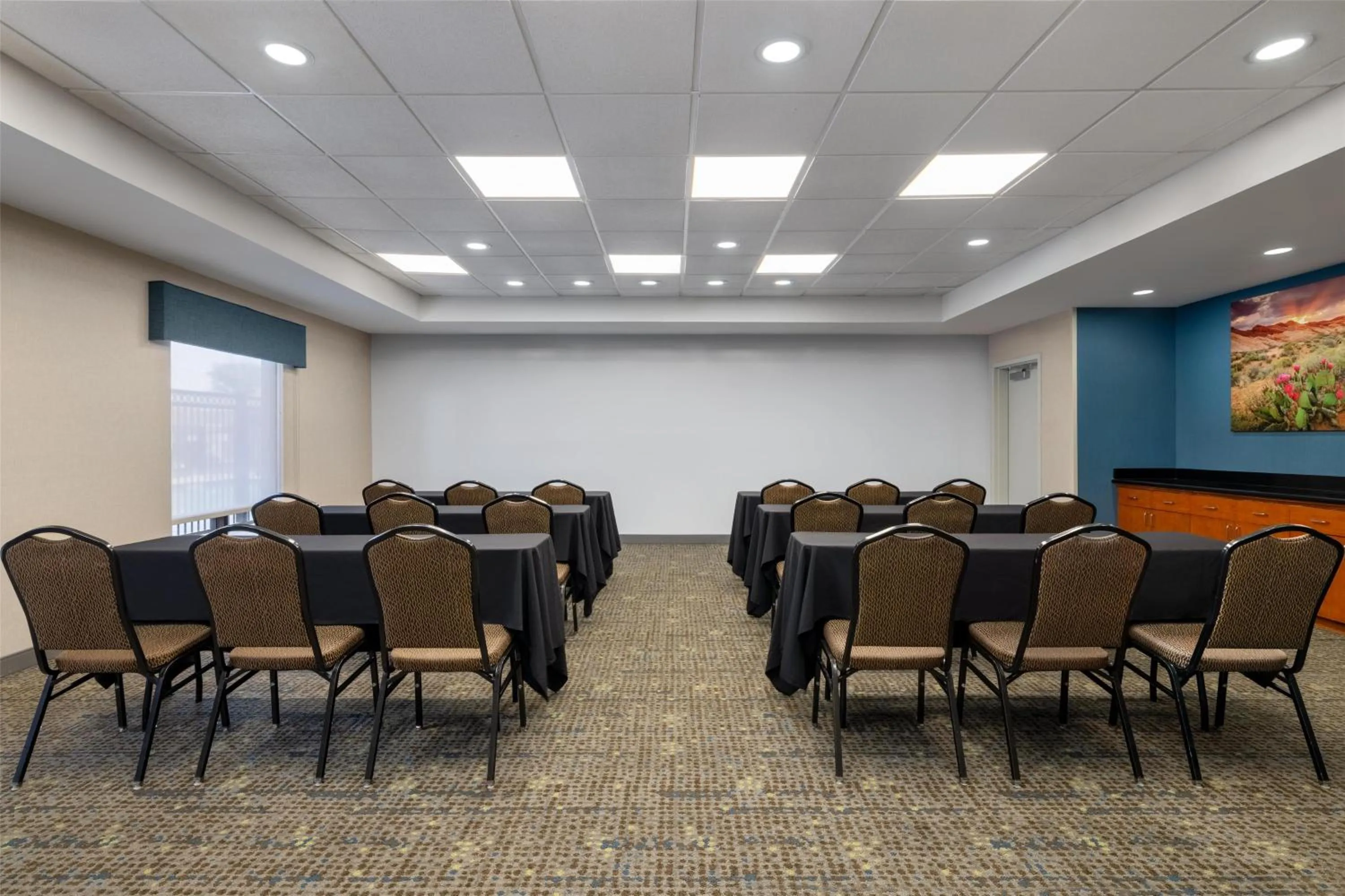 Meeting/conference room in Hampton Inn Las Vegas/North Speedway