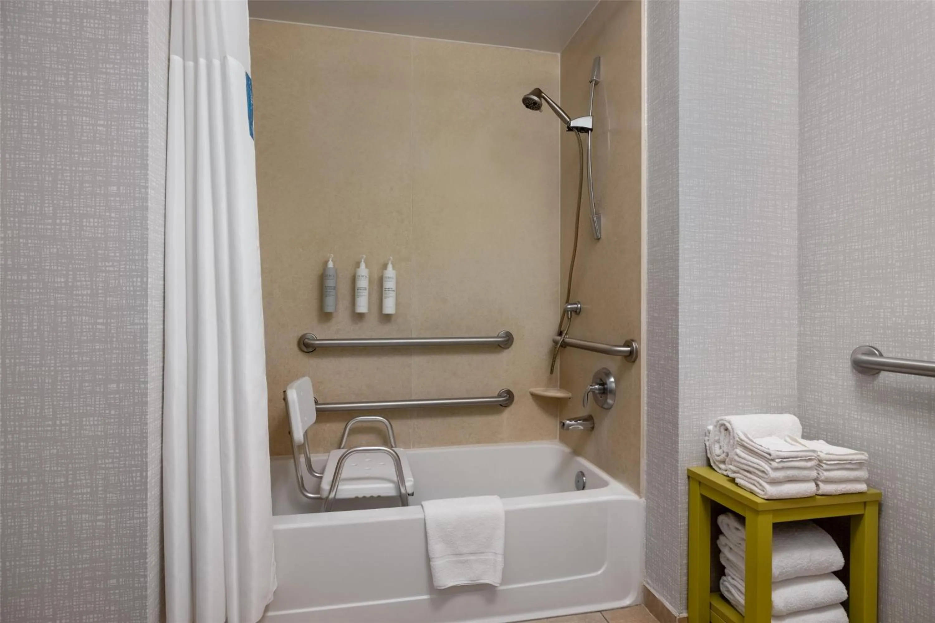 Bathroom in Hampton Inn Las Vegas/North Speedway