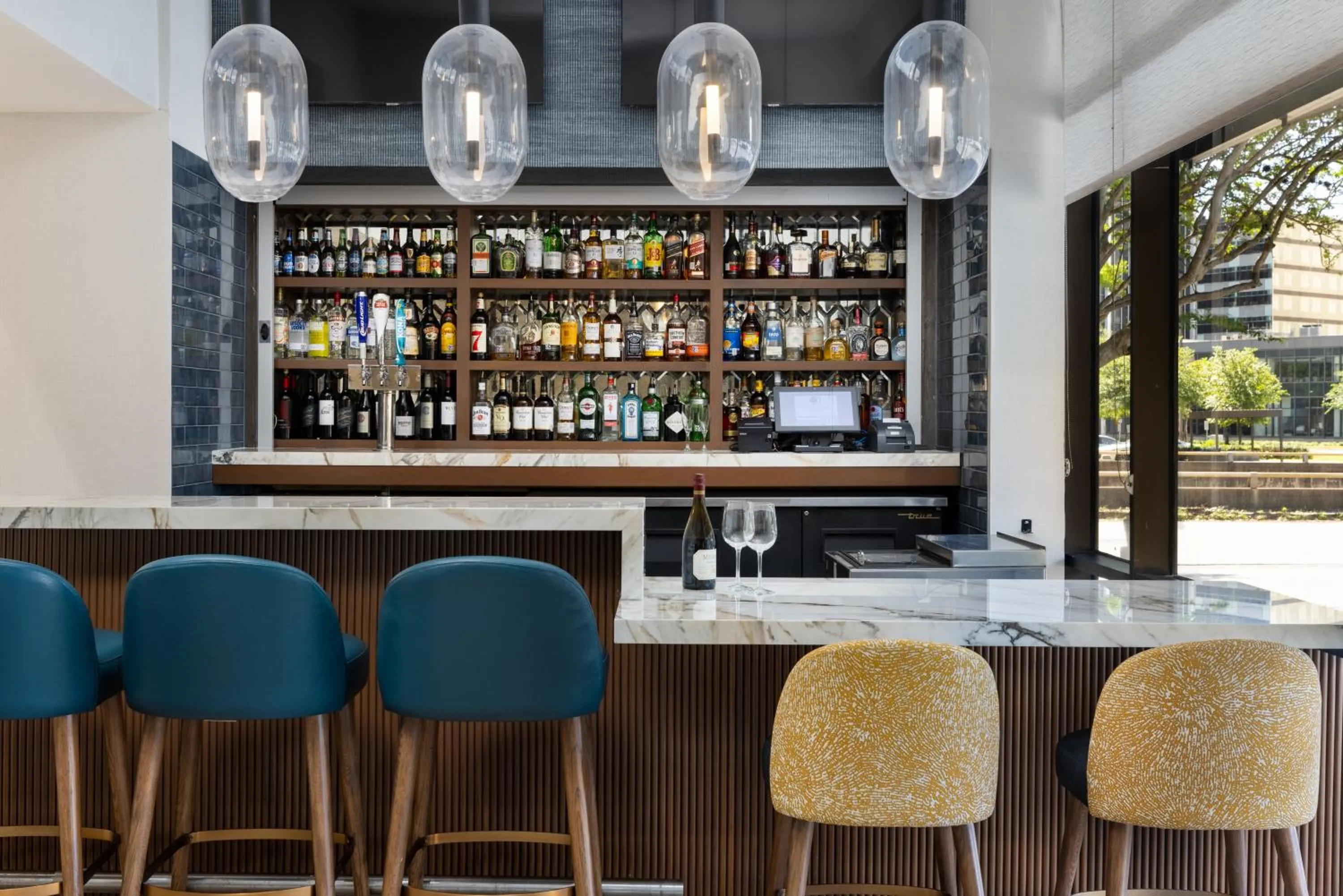 Restaurant/places to eat in DoubleTree by Hilton Houston Medical Center Hotel & Suites