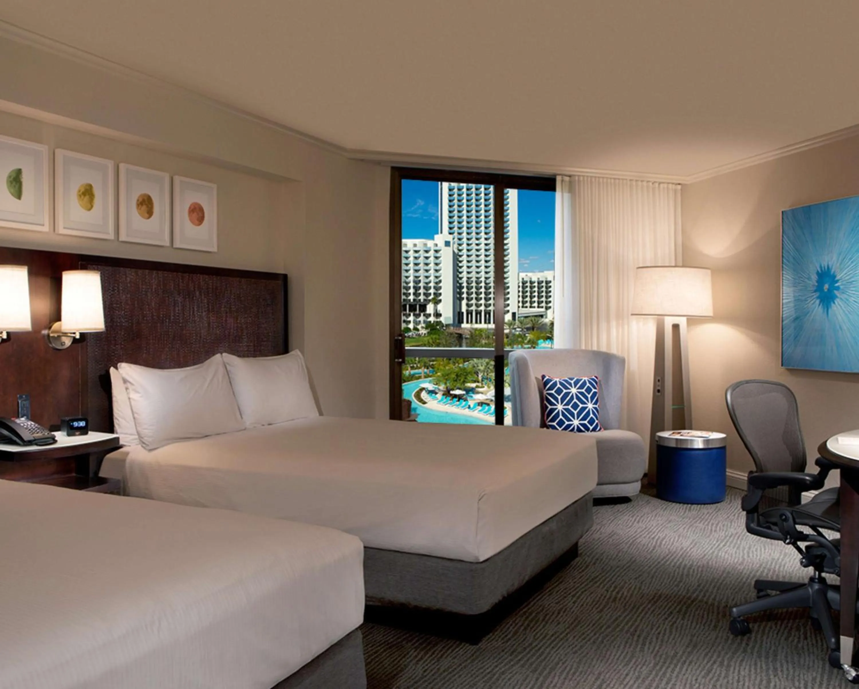 Bed in Hilton Orlando Buena Vista Palace - Disney Springs Area