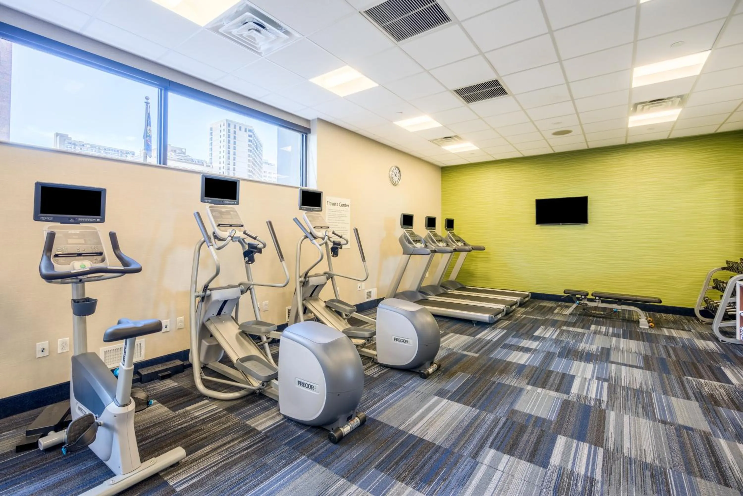 Fitness centre/facilities in Holiday Inn Express Philadelphia-Midtown by IHG