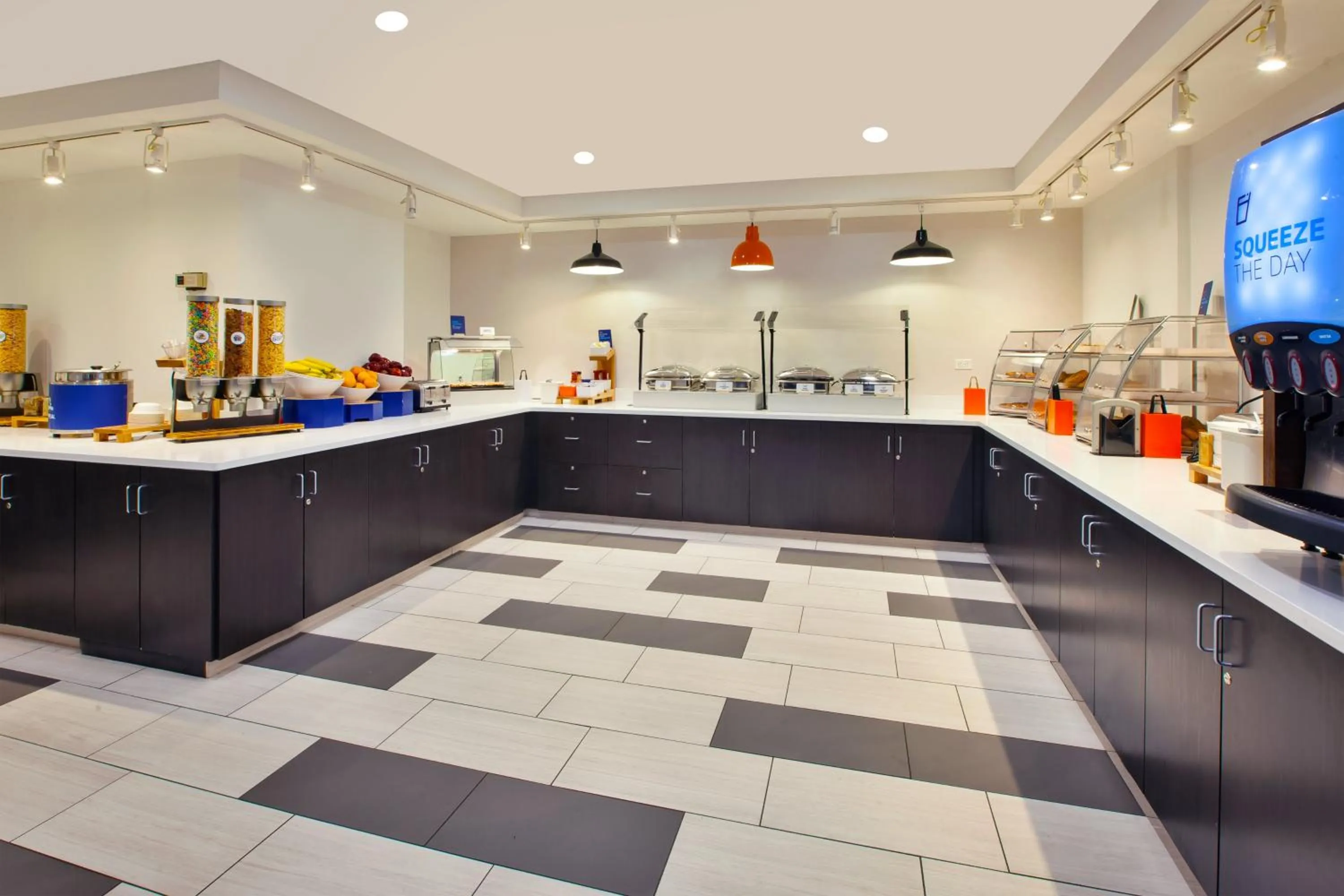 Breakfast in Holiday Inn Express Philadelphia-Midtown by IHG