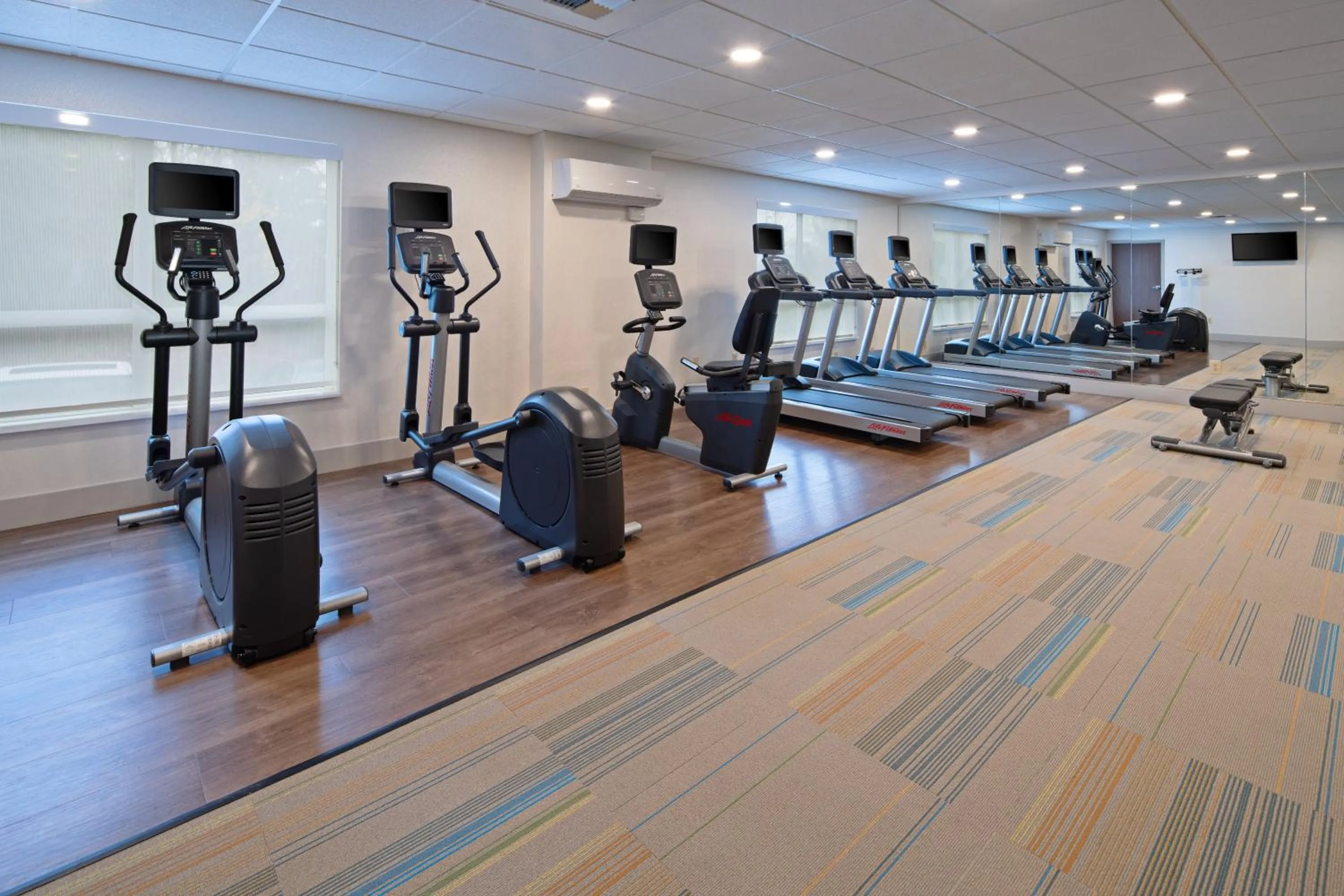Spa and wellness centre/facilities in Holiday Inn Express Seattle - Sea-Tac Airport by IHG