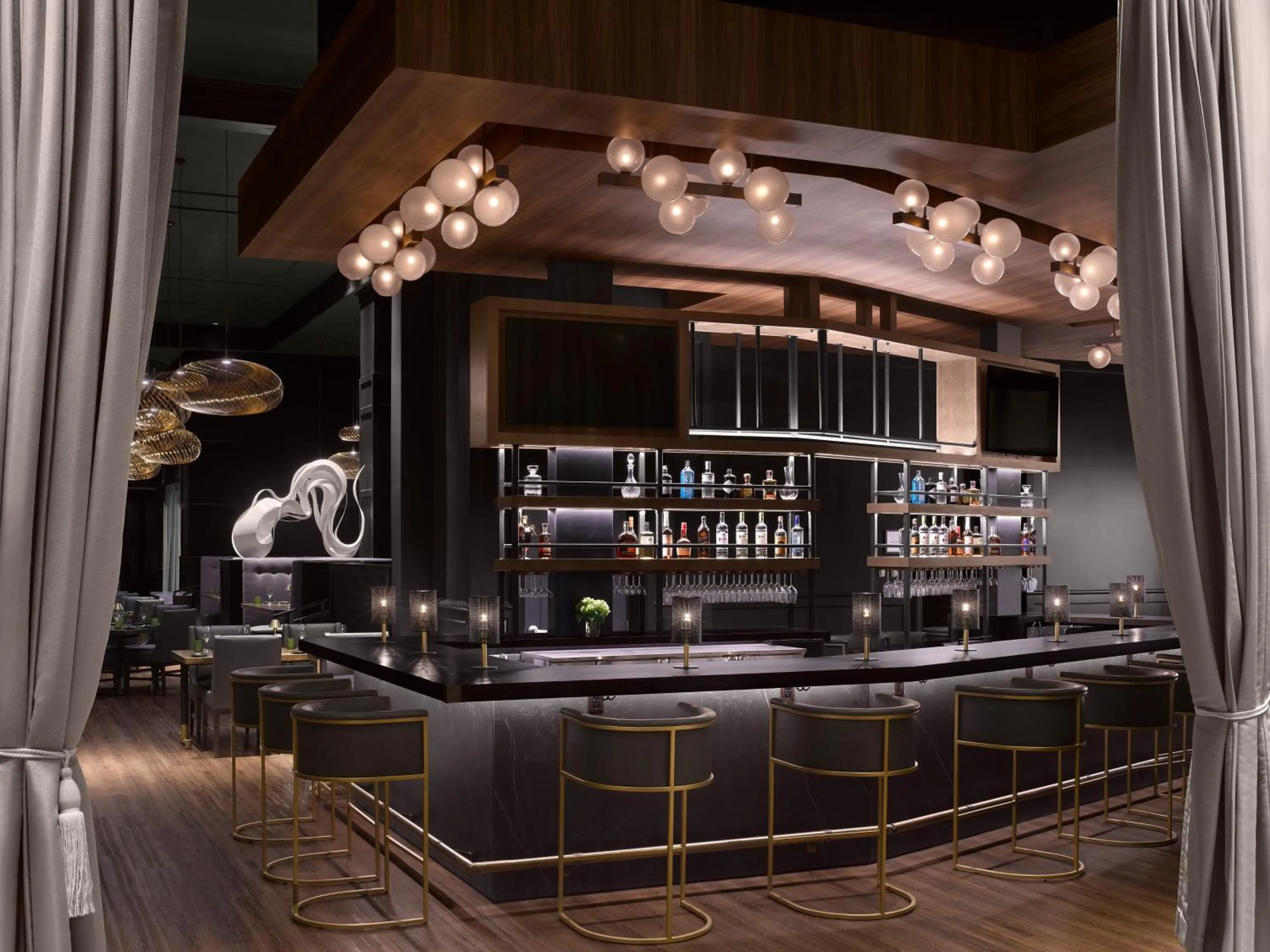 Lounge or bar in InterContinental Buckhead Atlanta by IHG