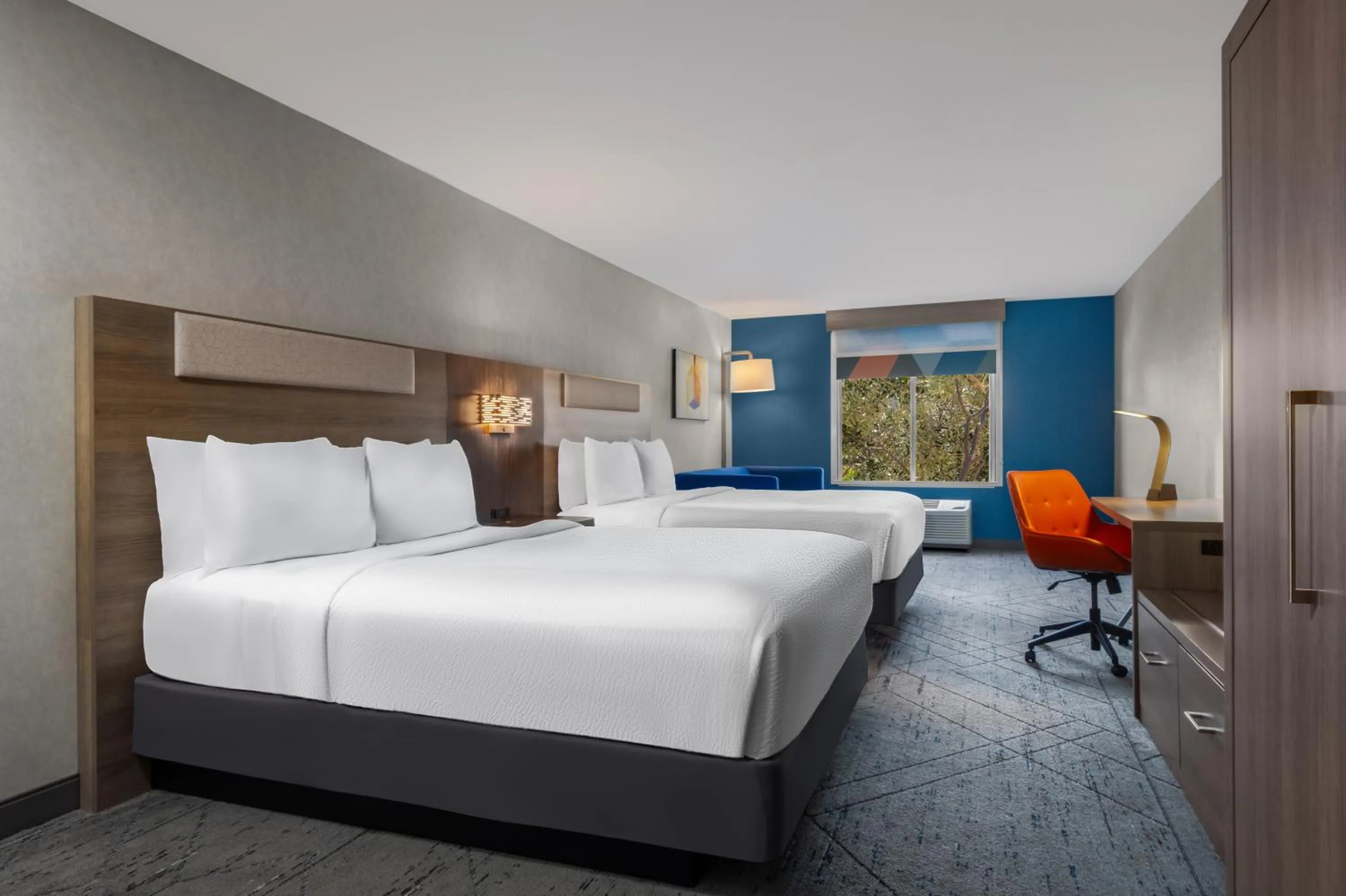Bedroom, Bed in Holiday Inn Express Fresno River Park Highway 41 by IHG