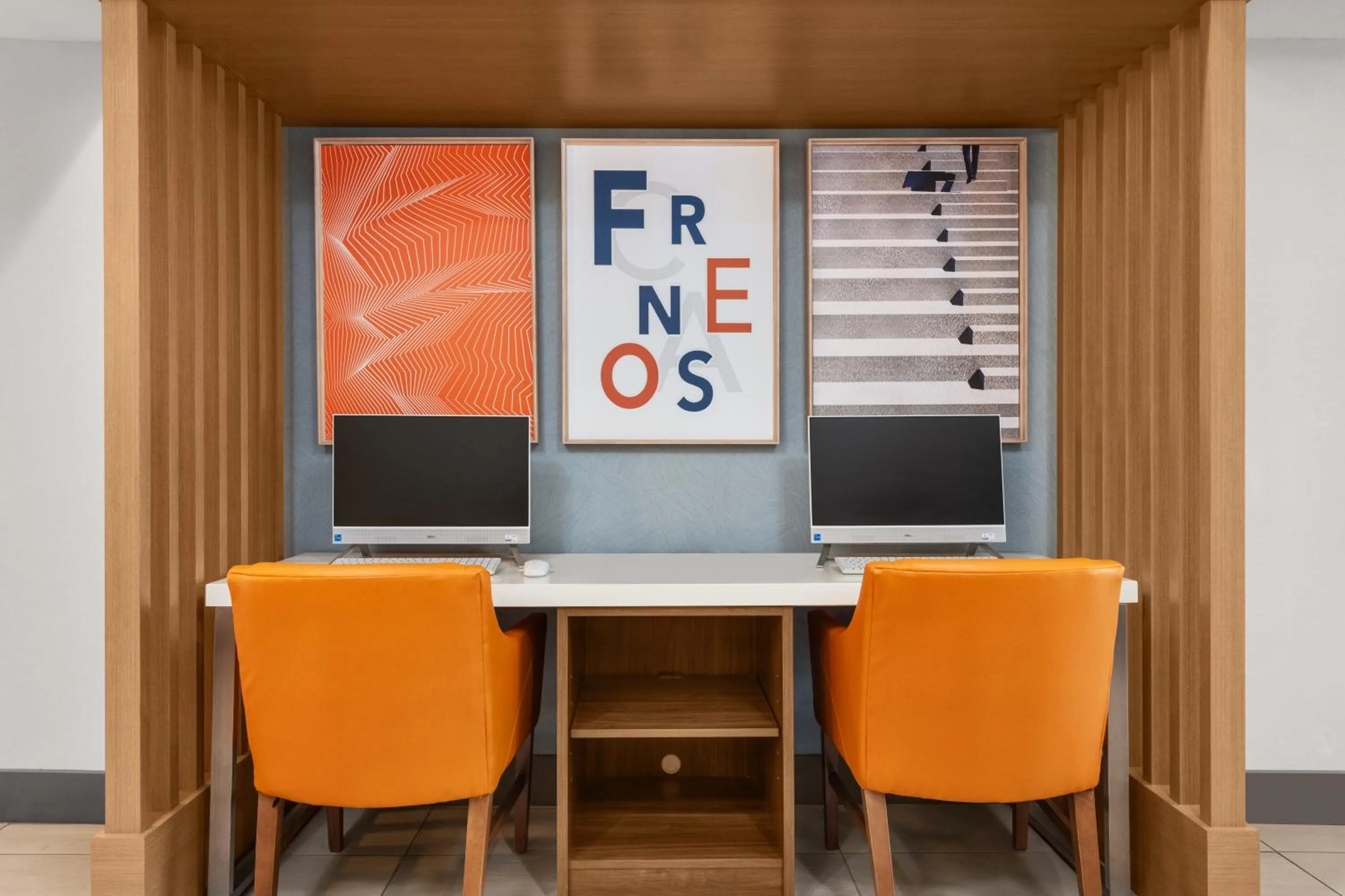 Lobby or reception in Holiday Inn Express Fresno River Park Highway 41 by IHG