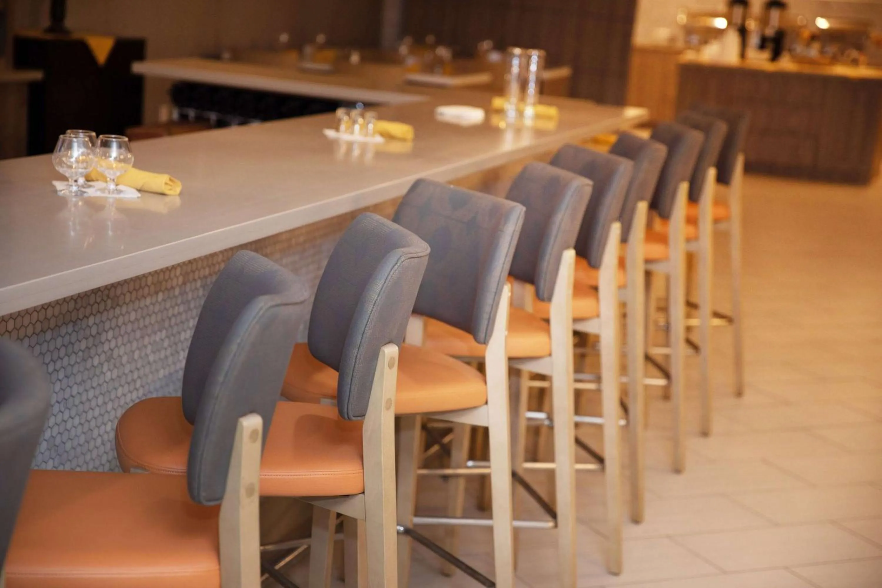 Restaurant/places to eat in Wyndham Houston Hobby Airport