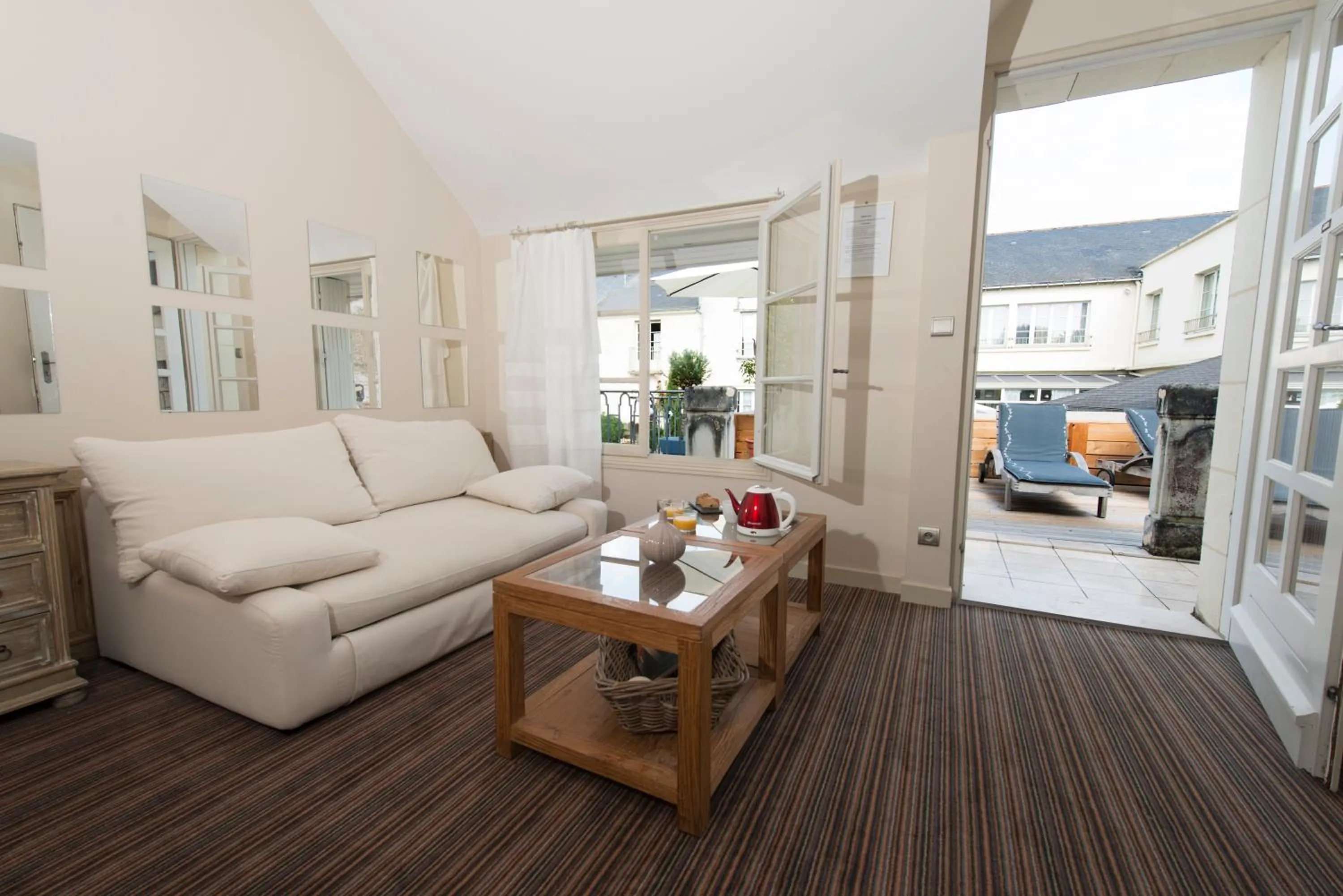 Seating area in La Marine de Loire Hôtel & Spa