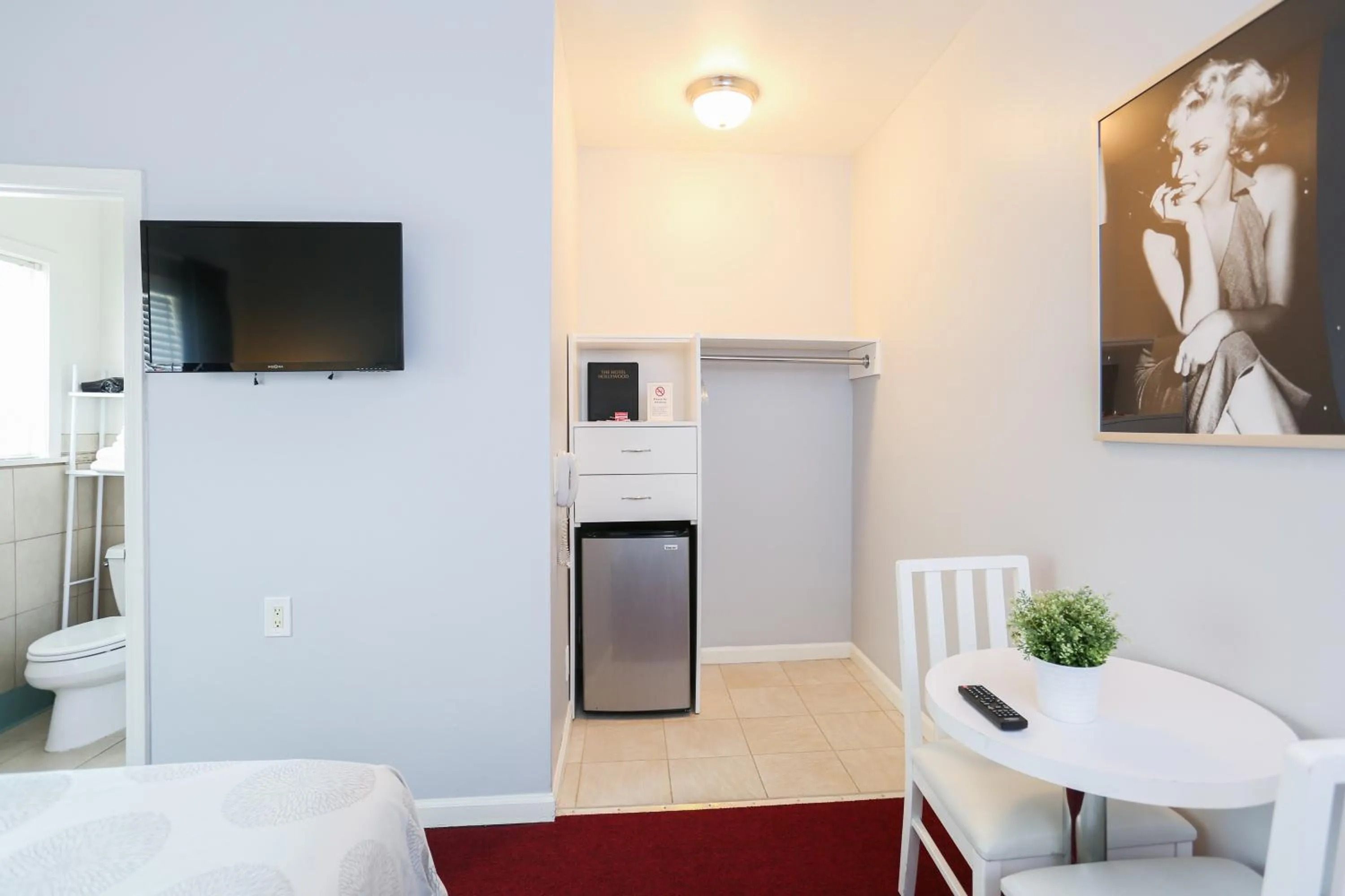 Decorative detail, Bed in The Hotel Hollywood