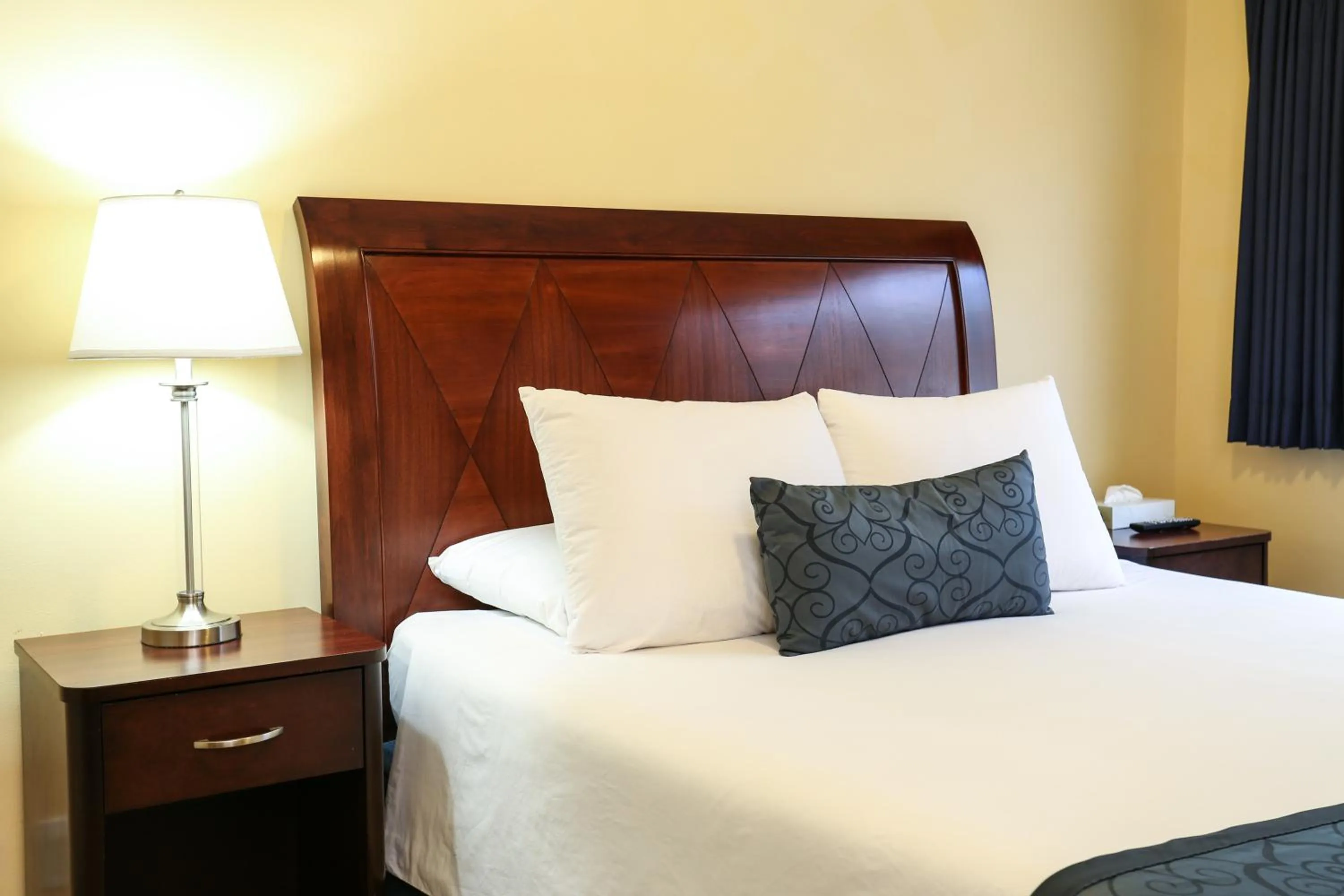 Bed in The Hotel Hollywood