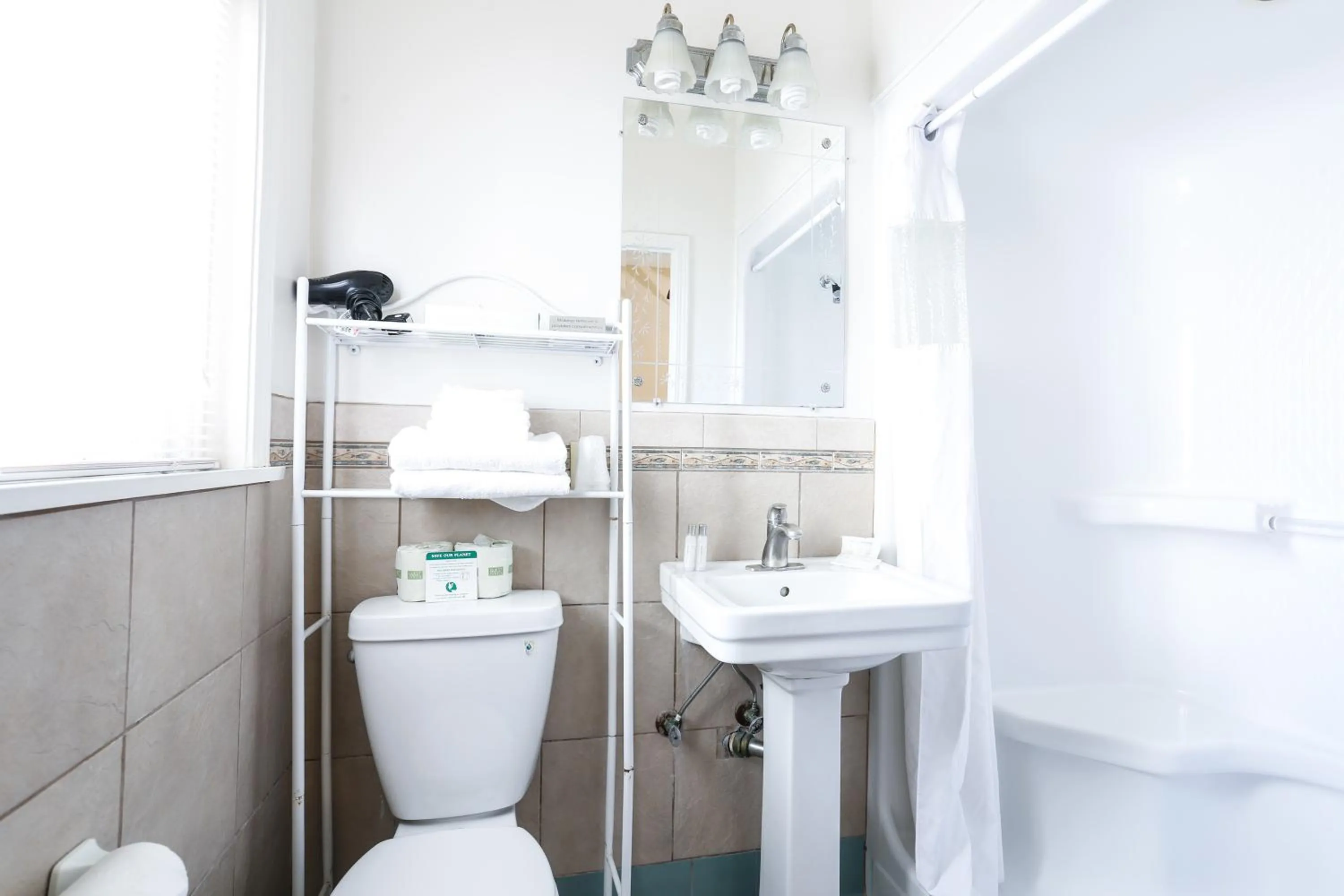 Shower in The Hotel Hollywood