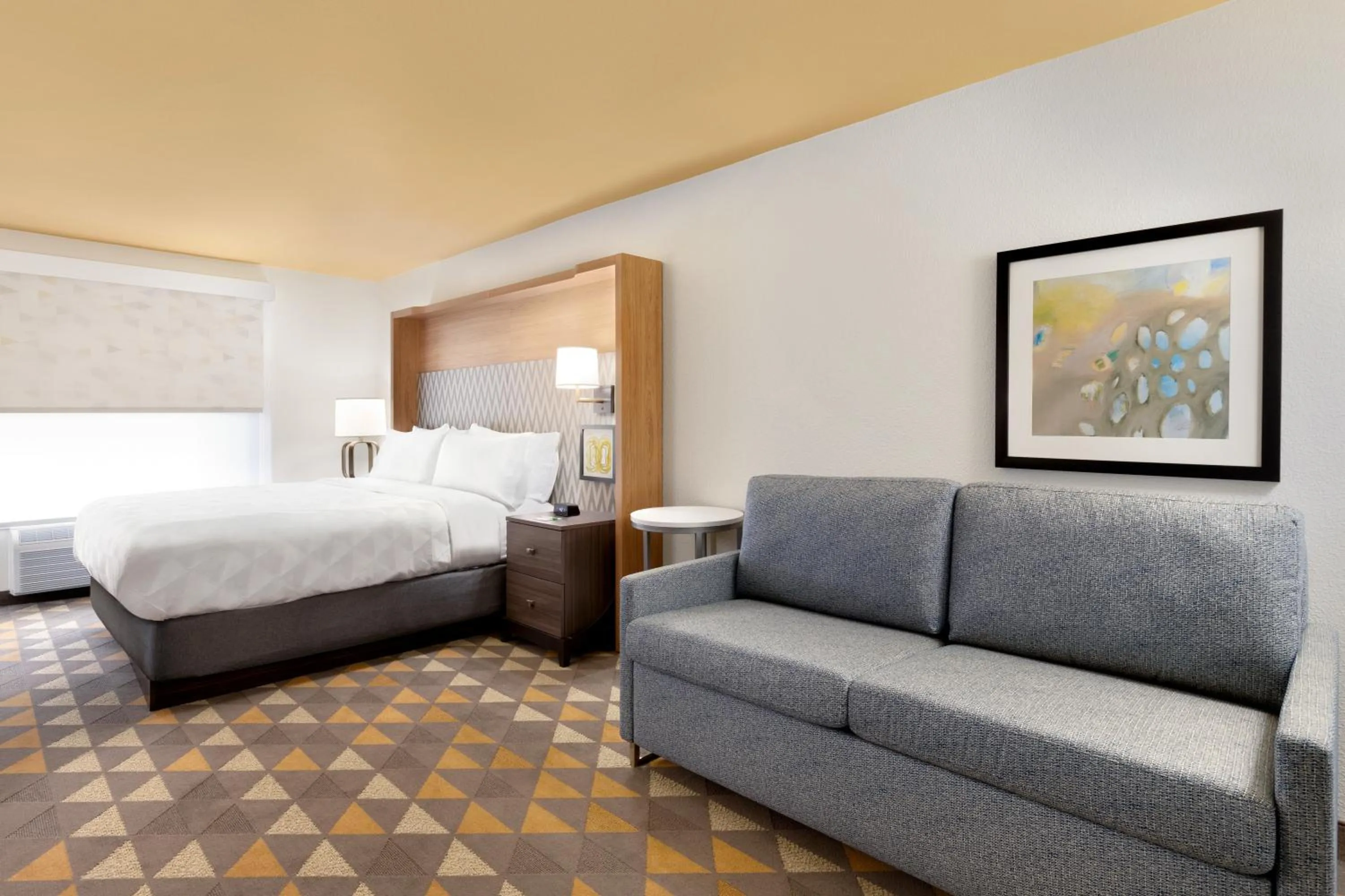 Photo of the whole room, Bed in Holiday Inn Houston Intercontinental Airport by IHG