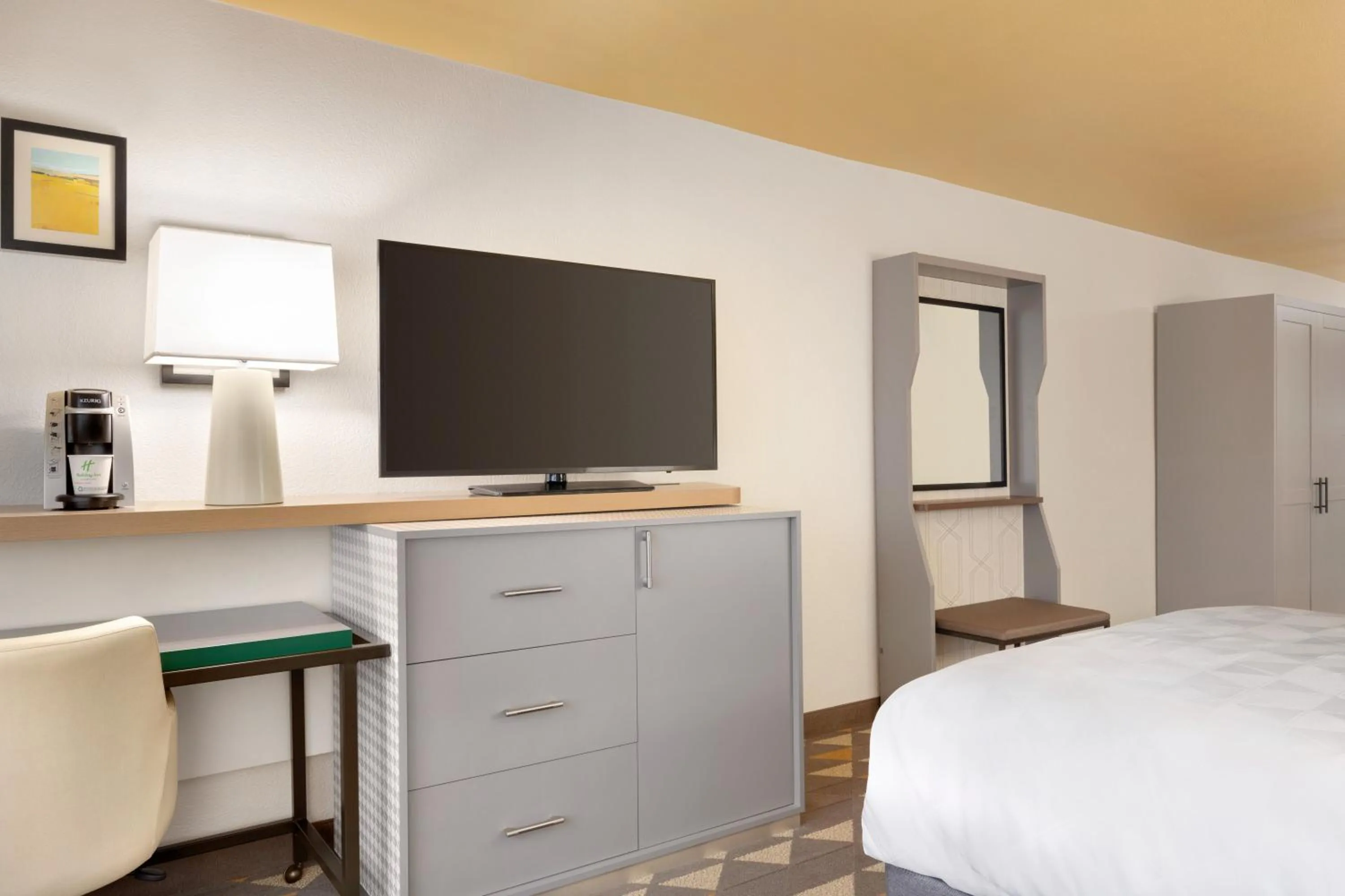 Photo of the whole room, Bed in Holiday Inn Houston Intercontinental Airport by IHG