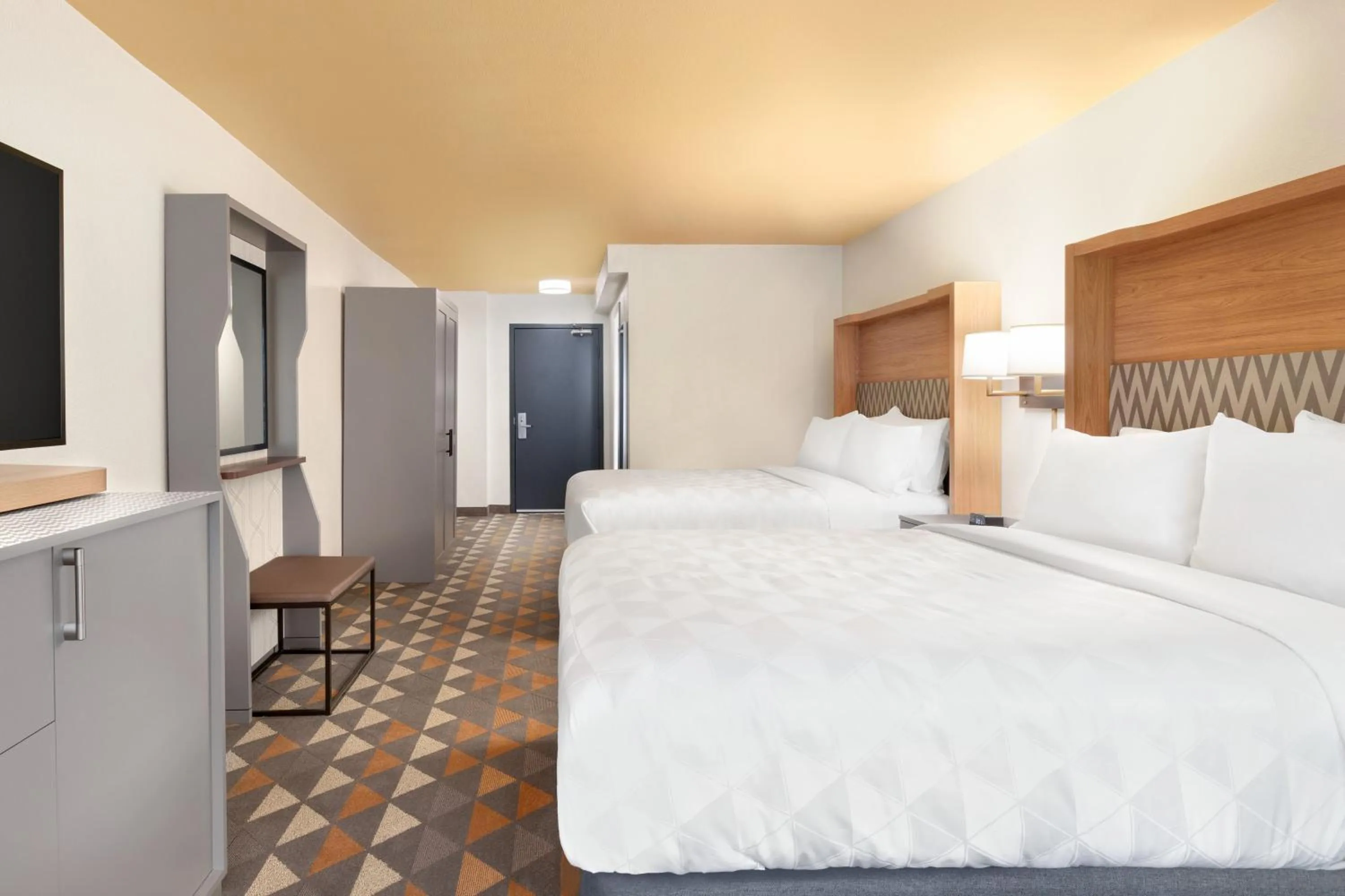 Photo of the whole room, Bed in Holiday Inn Houston Intercontinental Airport by IHG