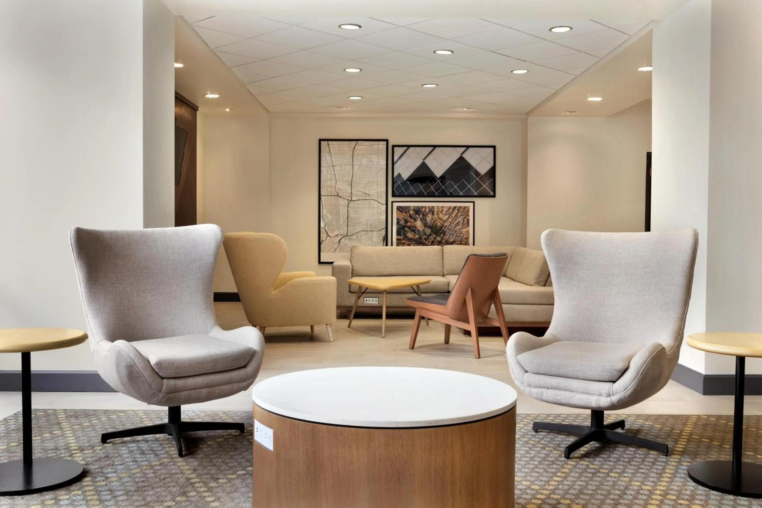 Lobby or reception in Holiday Inn Houston Intercontinental Airport by IHG