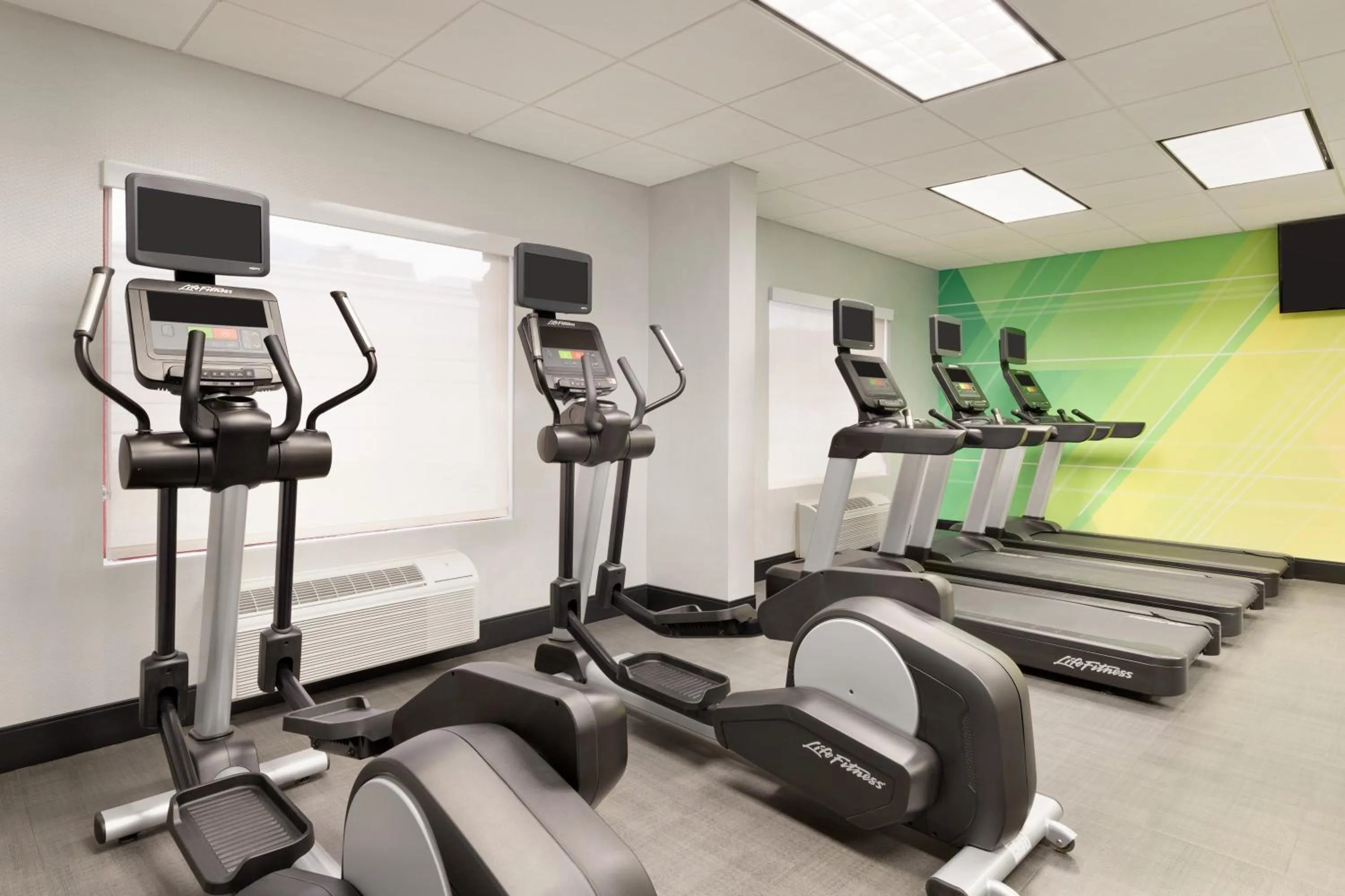 Fitness centre/facilities in Holiday Inn Houston Intercontinental Airport by IHG