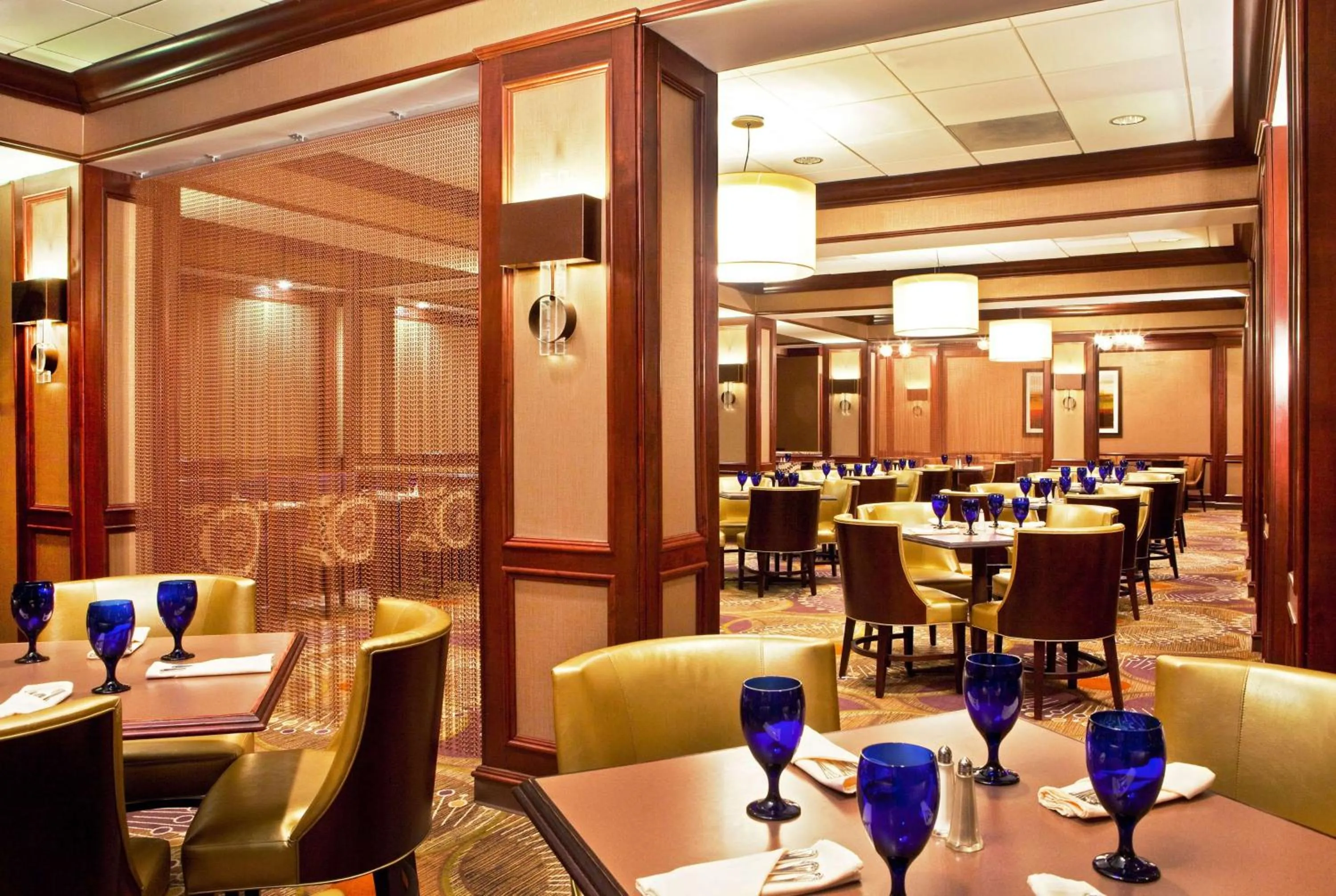 Restaurant/places to eat in Sonesta Atlanta Airport North