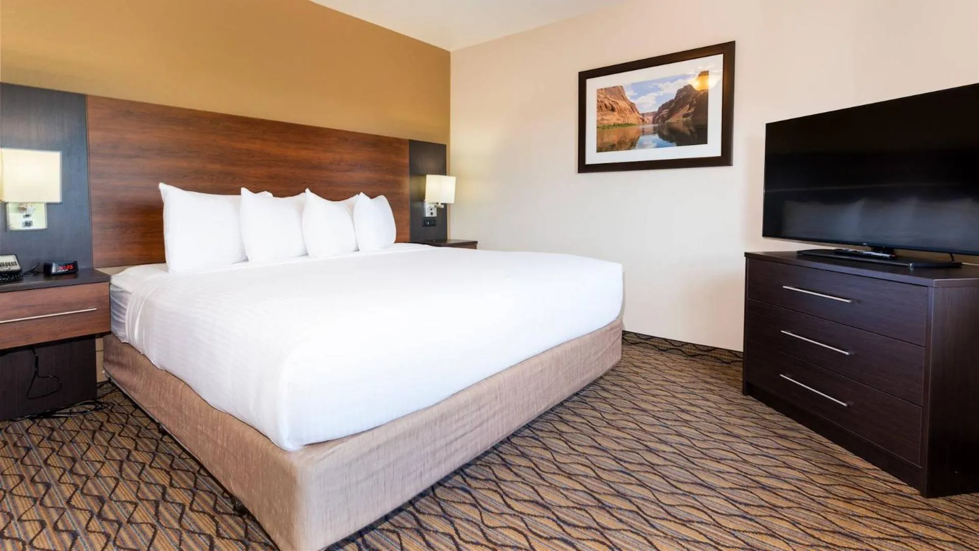 Bed in Grand Canyon Hotel & Suites