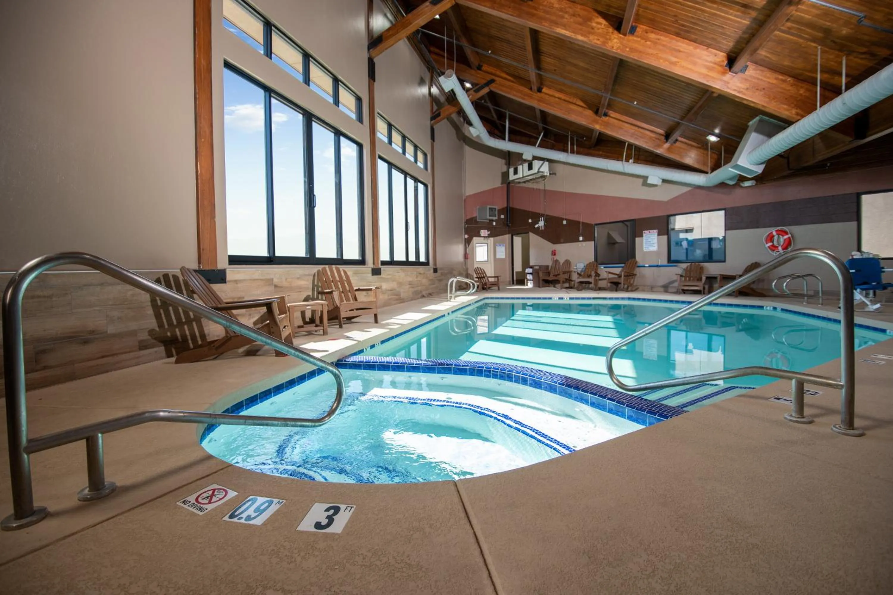 Swimming pool in Grand Canyon Hotel & Suites