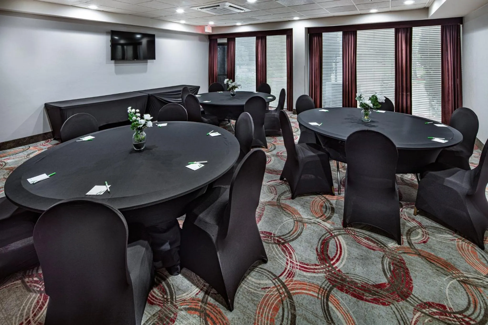 Meeting/conference room in Holiday Inn Hotel Atlanta-Tucker, a Full Service Hotel