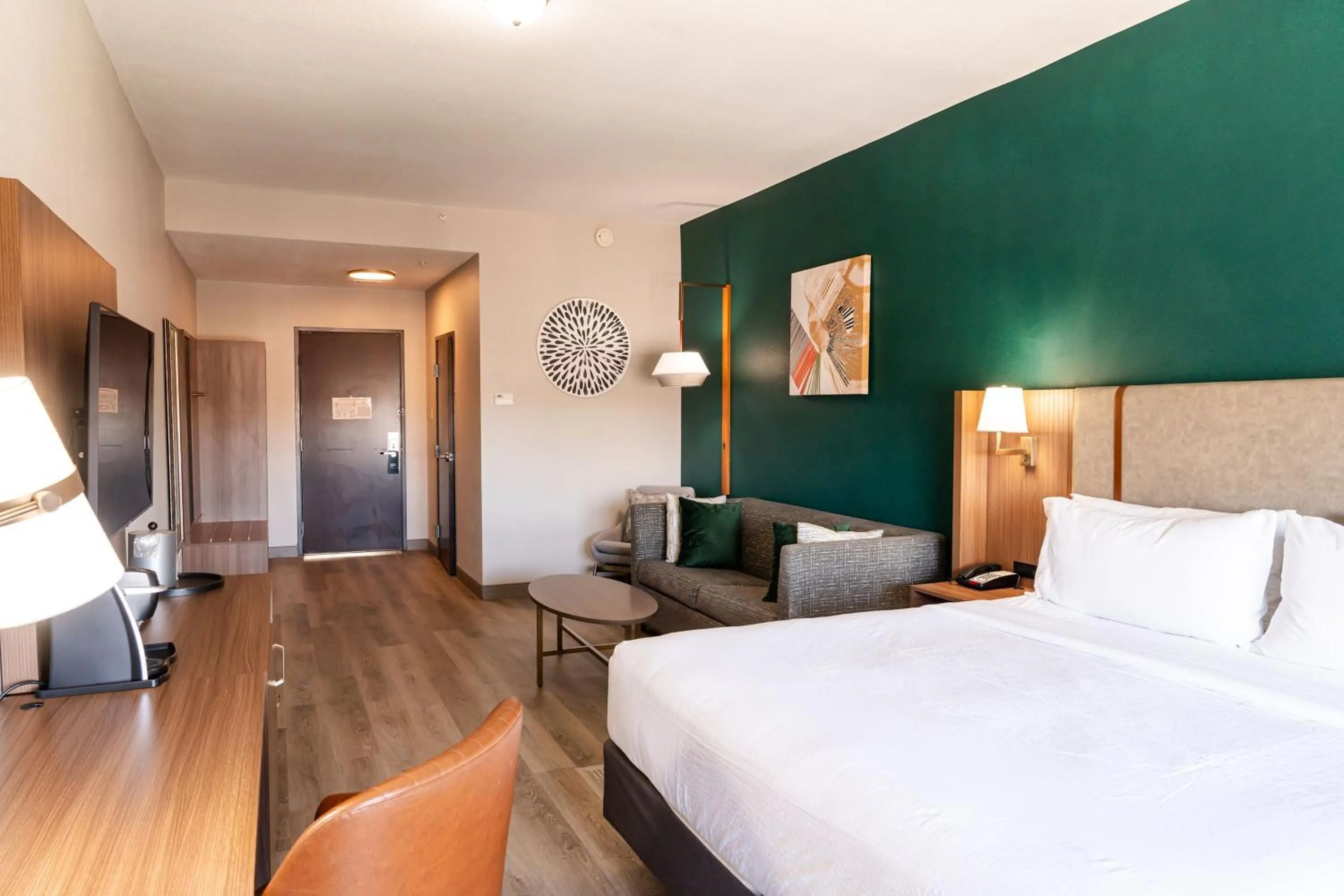 Photo of the whole room, Bed in Holiday Inn Hou Energy Corridor Eldridge by IHG