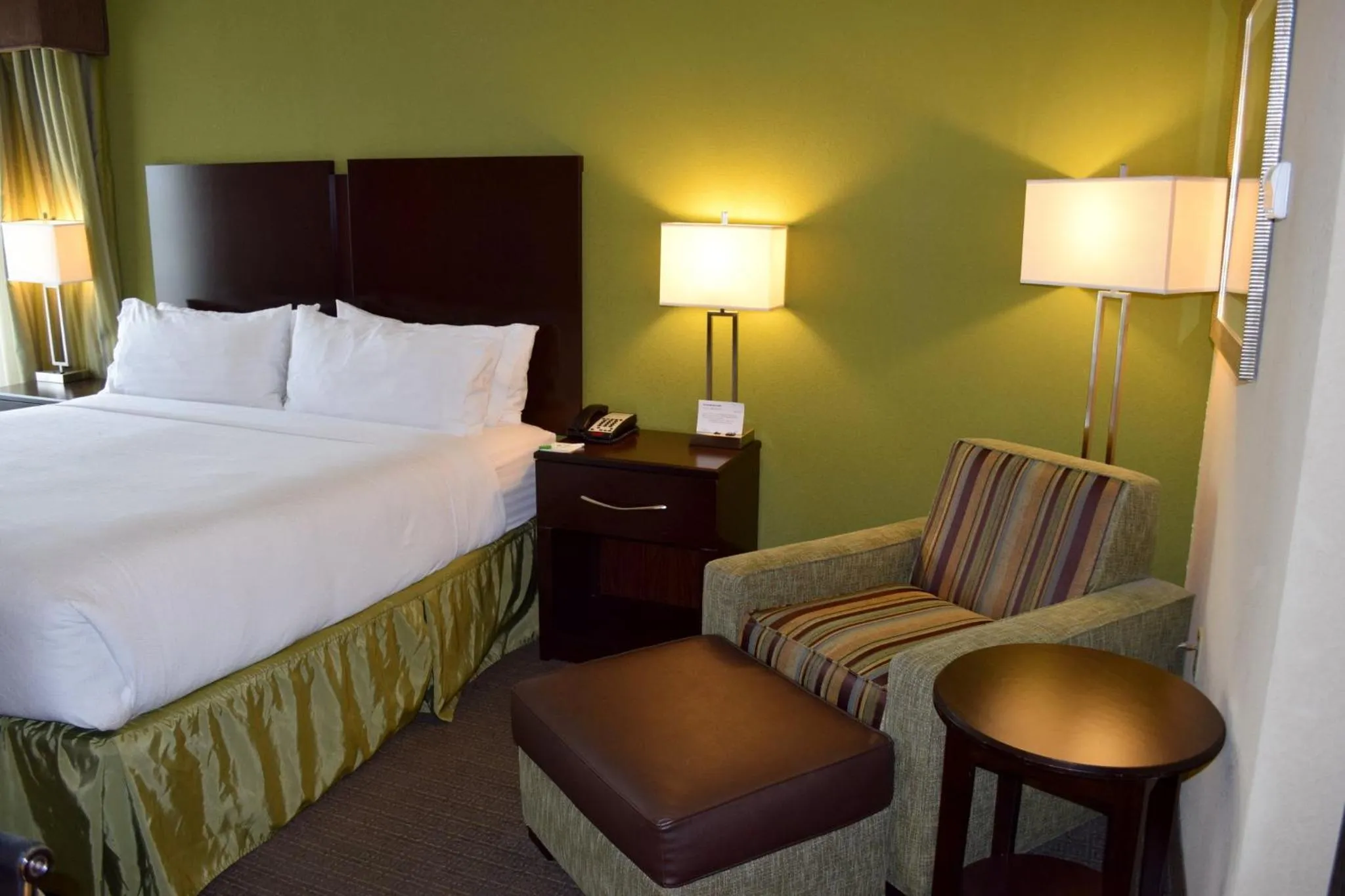 Photo of the whole room, Bed in Holiday Inn Hou Energy Corridor Eldridge by IHG