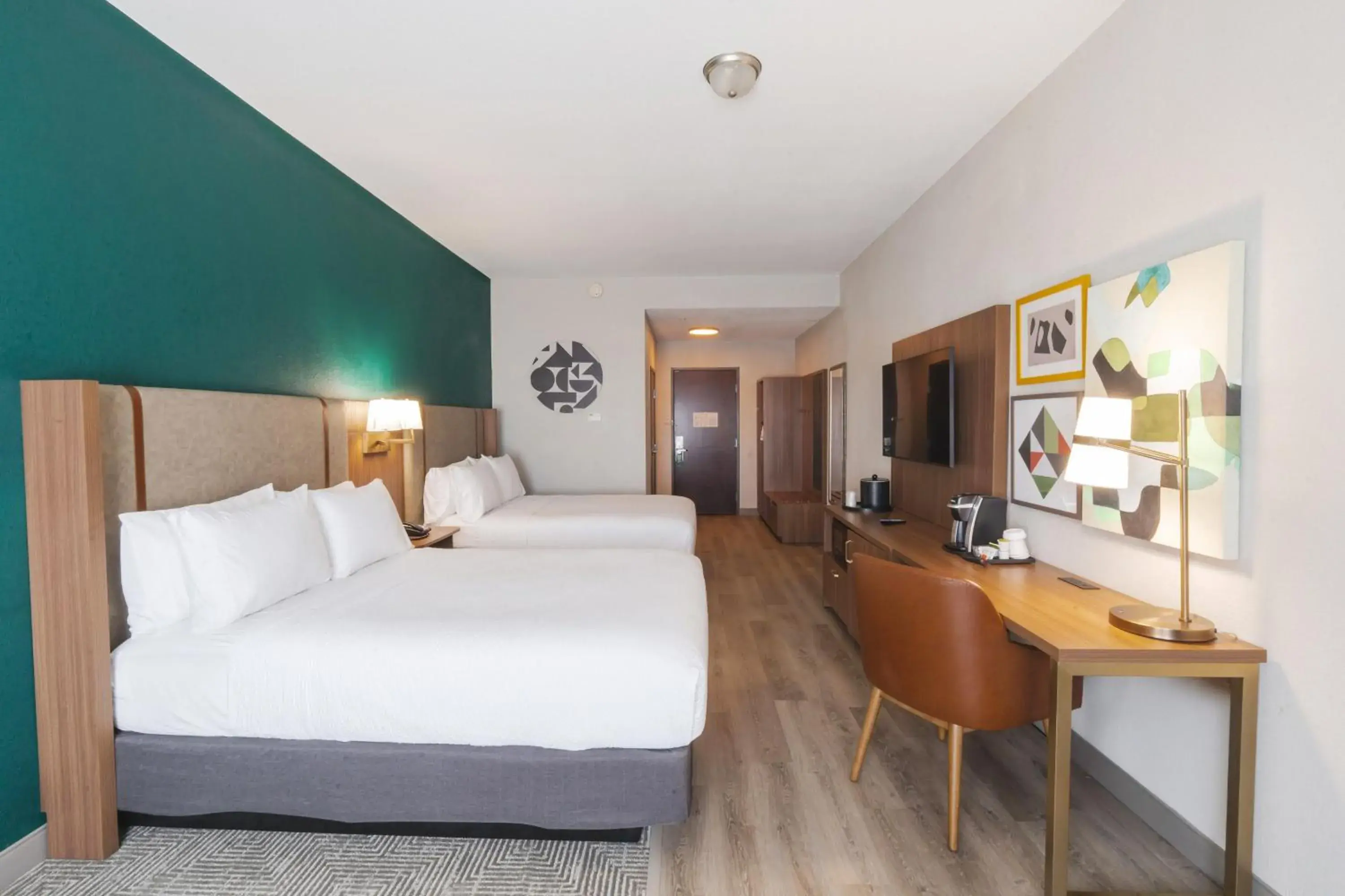 Queen Room with Two Queen Beds - Hearing Accessible/Non-Smoking in Holiday Inn Hou Energy Corridor Eldridge by IHG Queen Room with Two Queen Beds - Hearing Accessible/Non-Smoking in Holiday Inn Hou Energy Corridor Eldridge by IHG