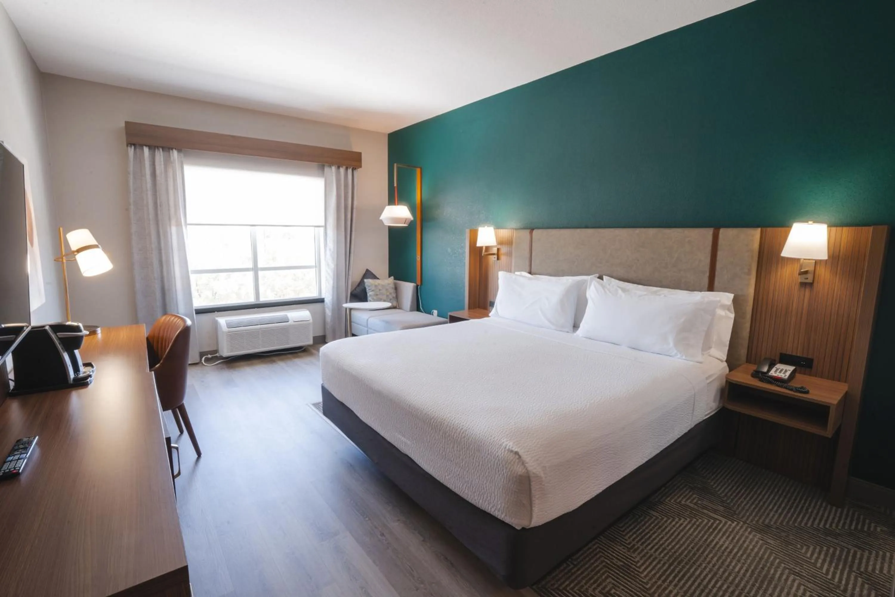 Photo of the whole room, Bed in Holiday Inn Hou Energy Corridor Eldridge by IHG