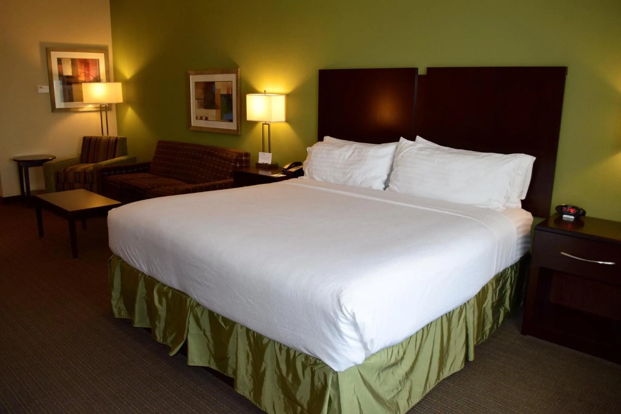 Photo of the whole room, Bed in Holiday Inn Hou Energy Corridor Eldridge by IHG