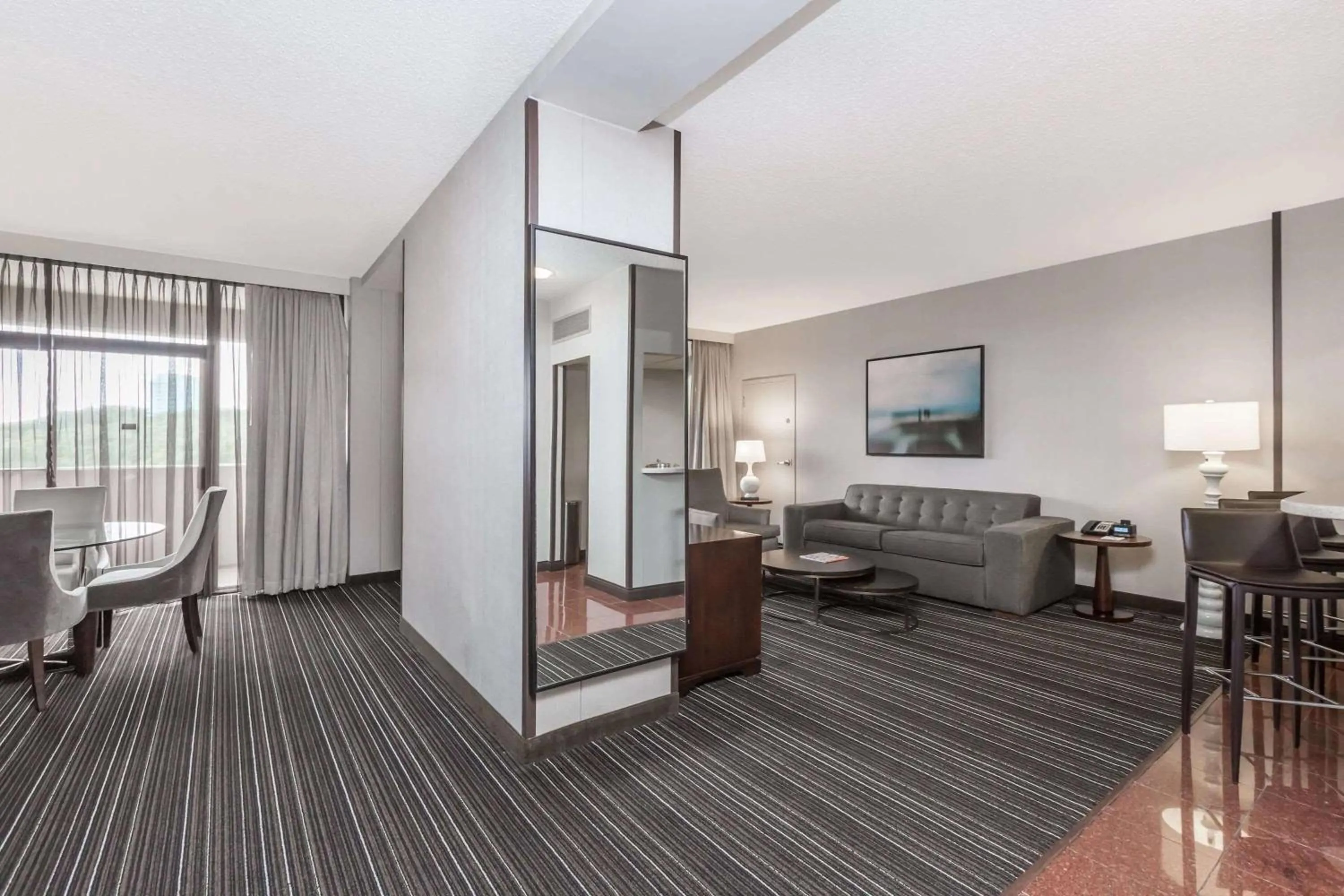 Living room in Sonesta Atlanta Northwest Galleria - Marietta