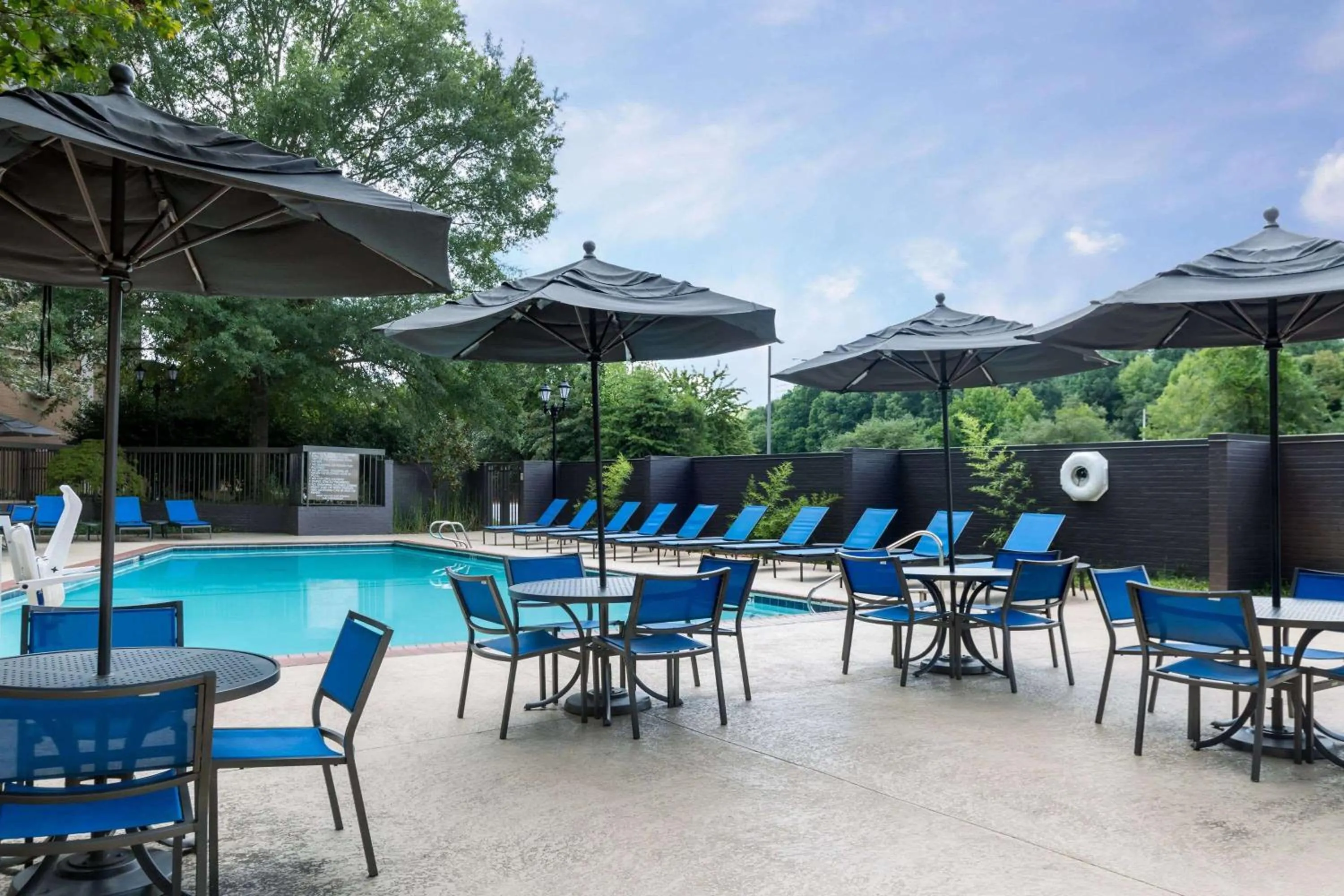 Pool view in Sonesta Atlanta Northwest Galleria - Marietta