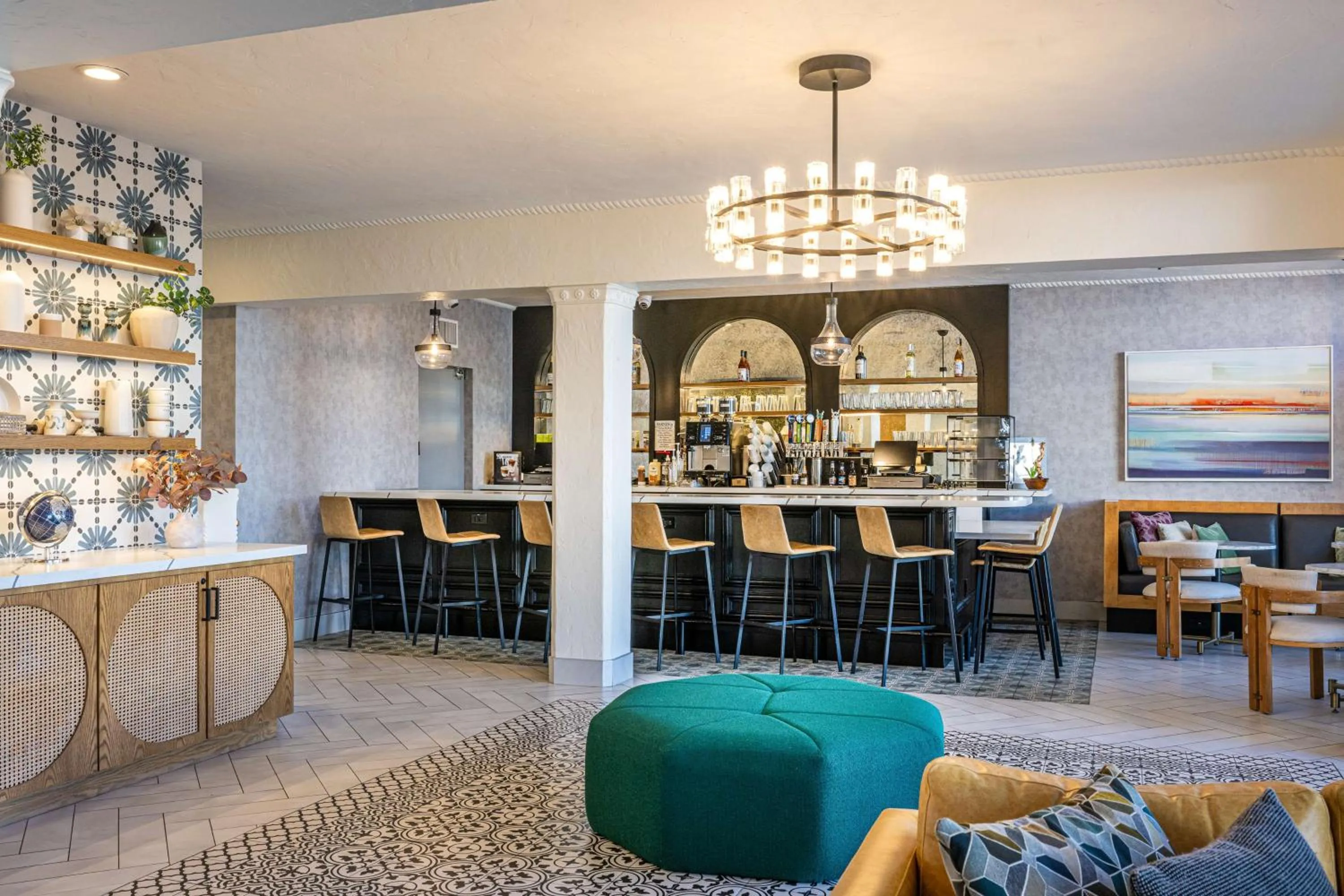 Lounge or bar in Hotel Virginia Santa Barbara, Tapestry Collection by Hilton