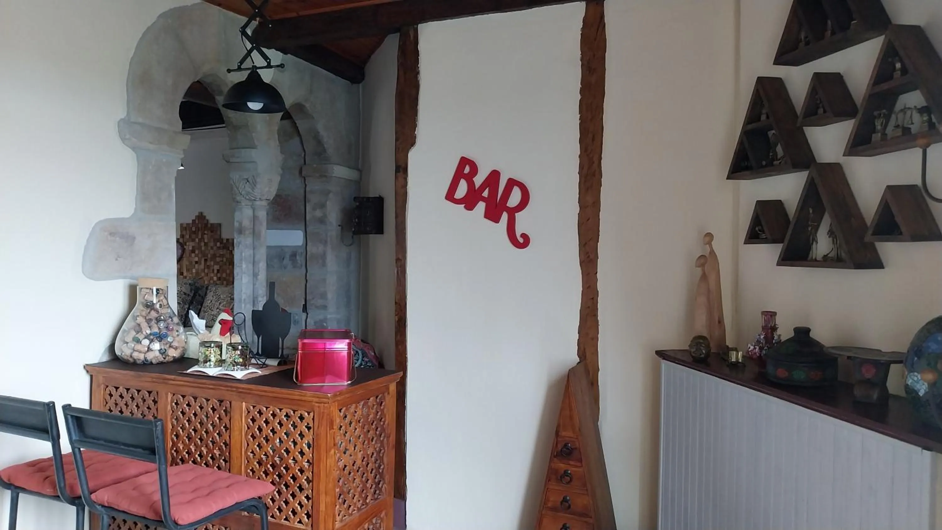 Lounge or bar in D'Ici et D'Ailleurs