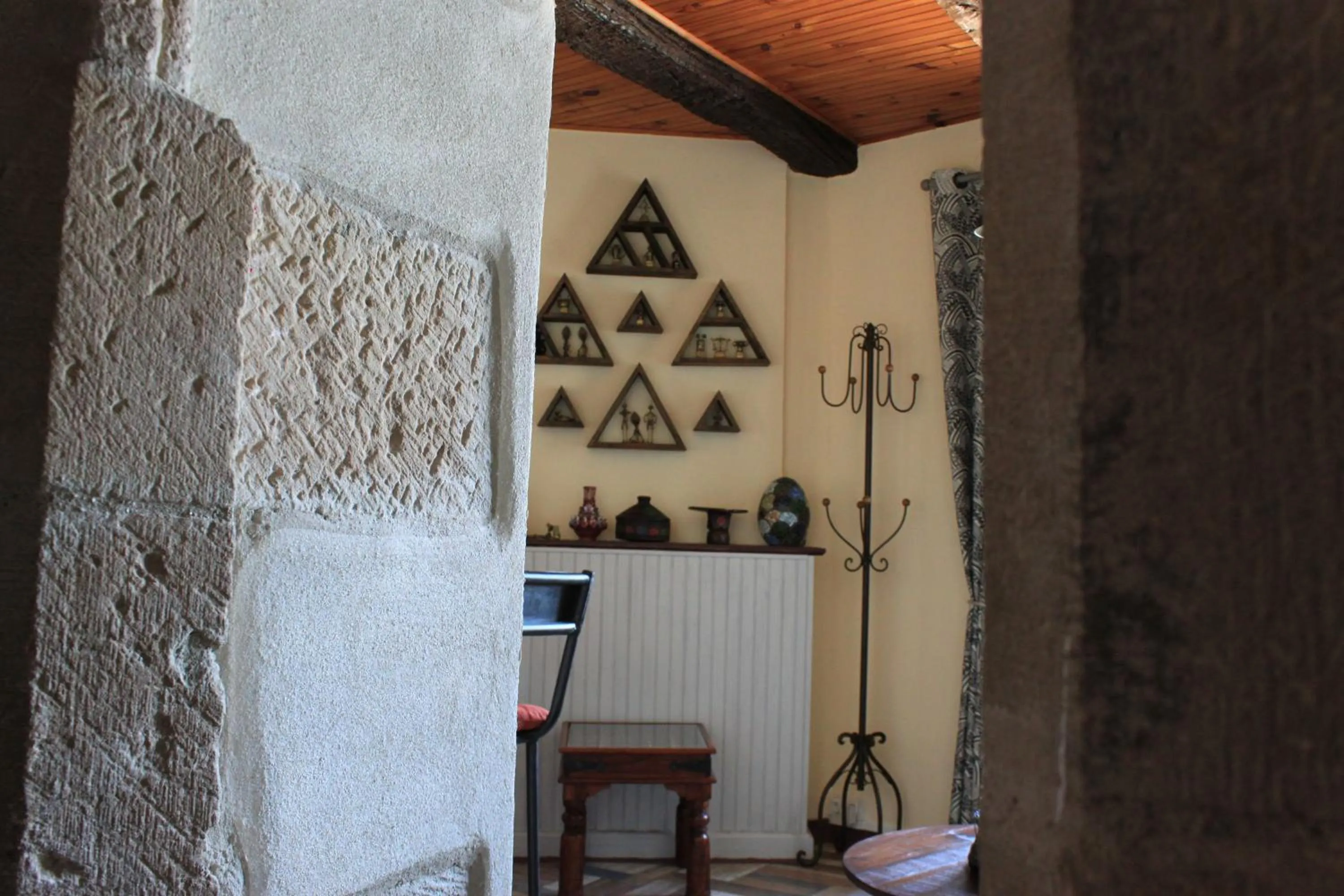 Decorative detail in D'Ici et D'Ailleurs