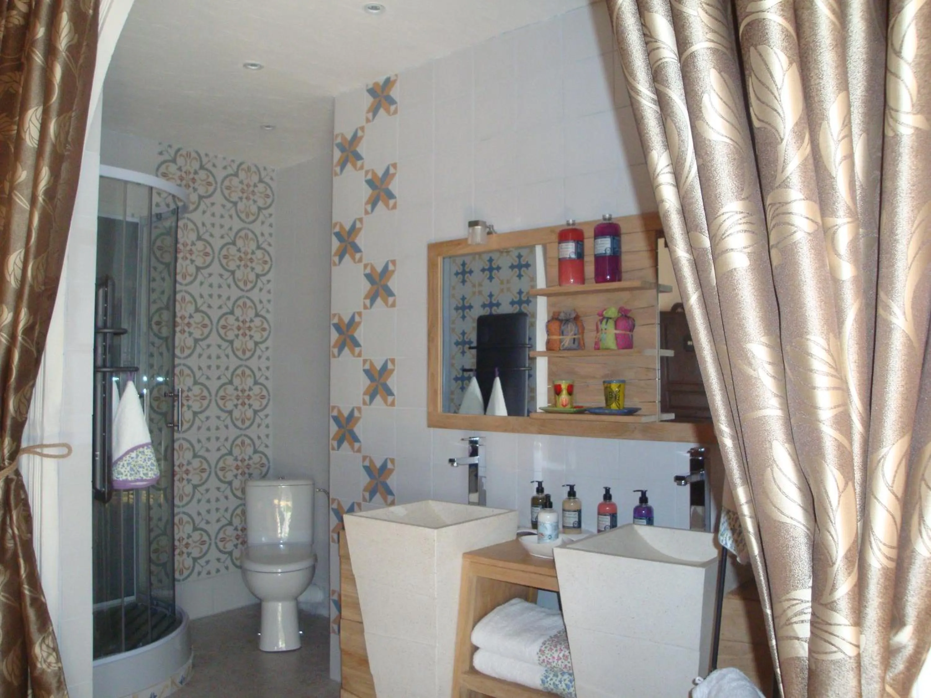 Bathroom in D'Ici et D'Ailleurs