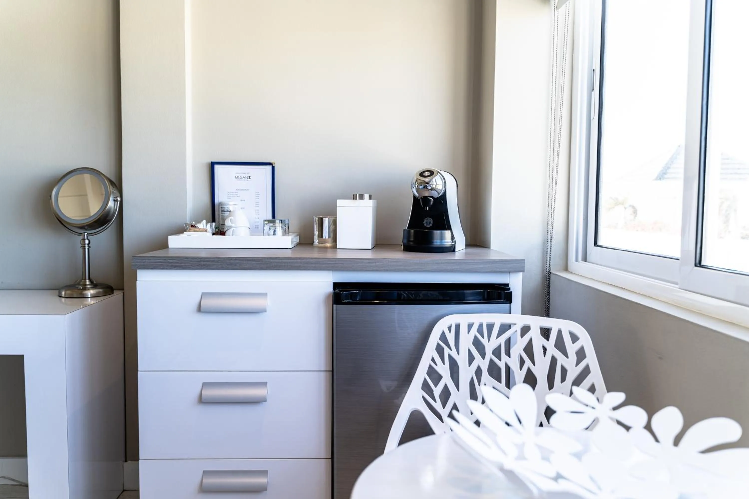 Kitchen or kitchenette, Bed in Ocean Z Boutique Hotel