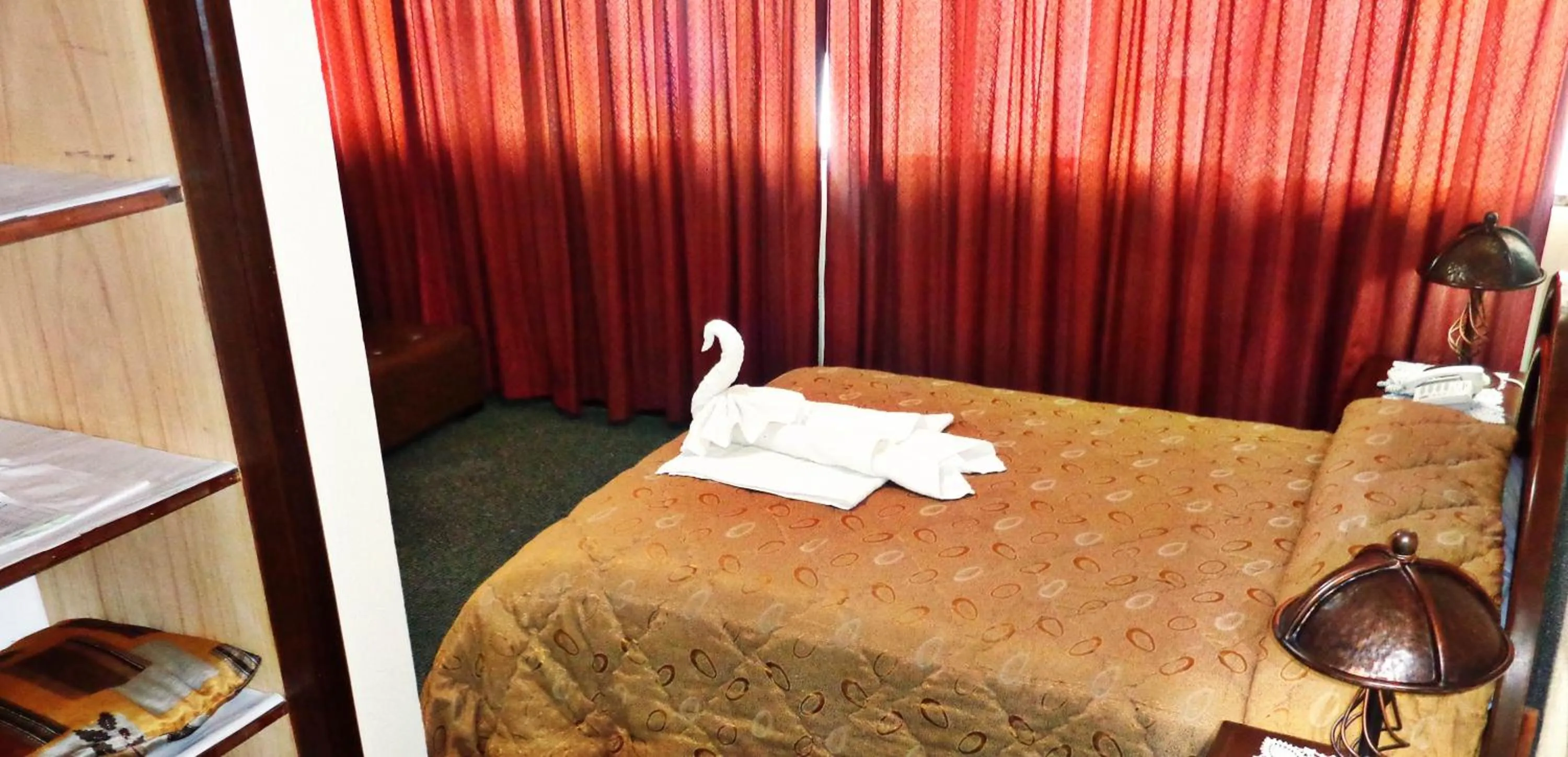 Bed in Hotel Alexander