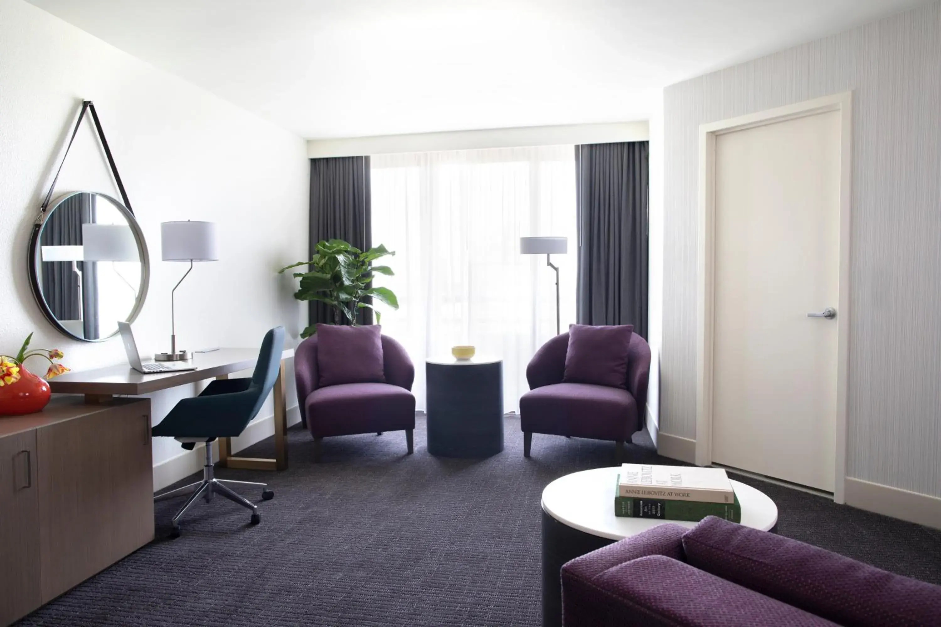 Junior King Suite in Crowne Plaza Atlanta Perimeter at Ravinia by IHG Junior King Suite in Crowne Plaza Atlanta Perimeter at Ravinia by IHG