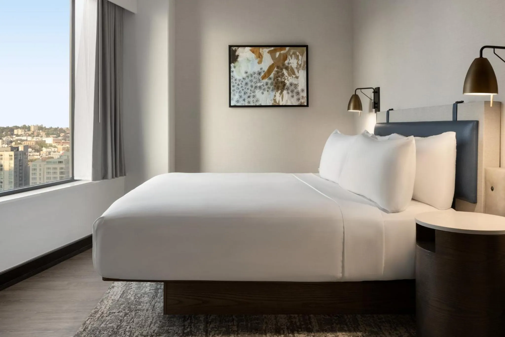 Photo of the whole room, Bed in Crowne Plaza Seattle - Newly Renovated - an IHG Hotel