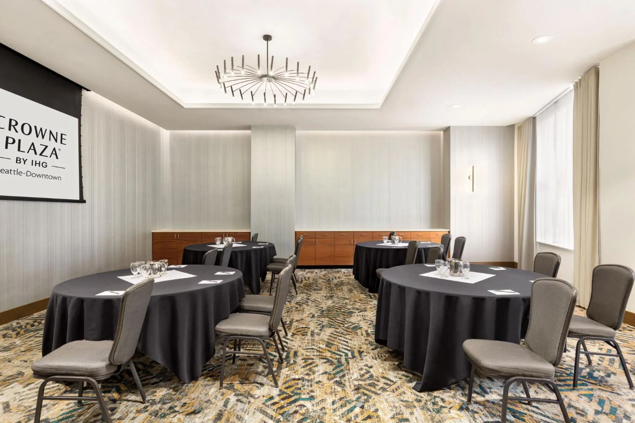 Meeting/conference room in Crowne Plaza Seattle - Newly Renovated - an IHG Hotel