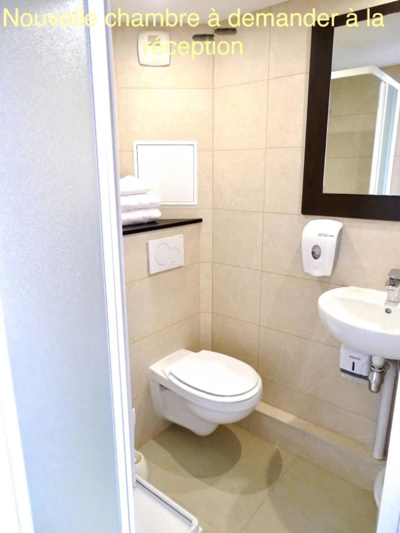 Toilet in Première Classe Troyes Sud - Buchères