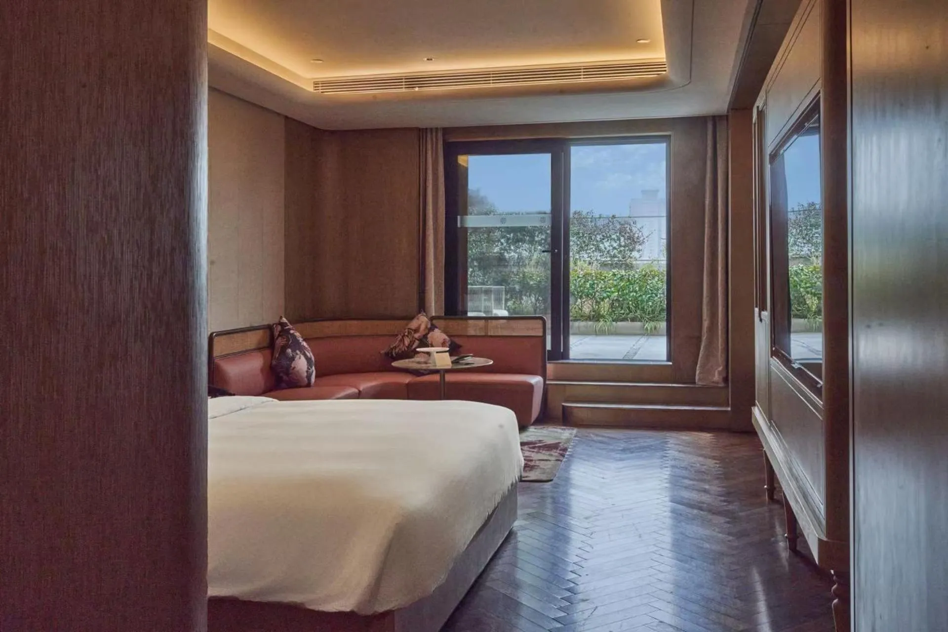 Bedroom, Bed in Blossom House Shanghai On The Bund