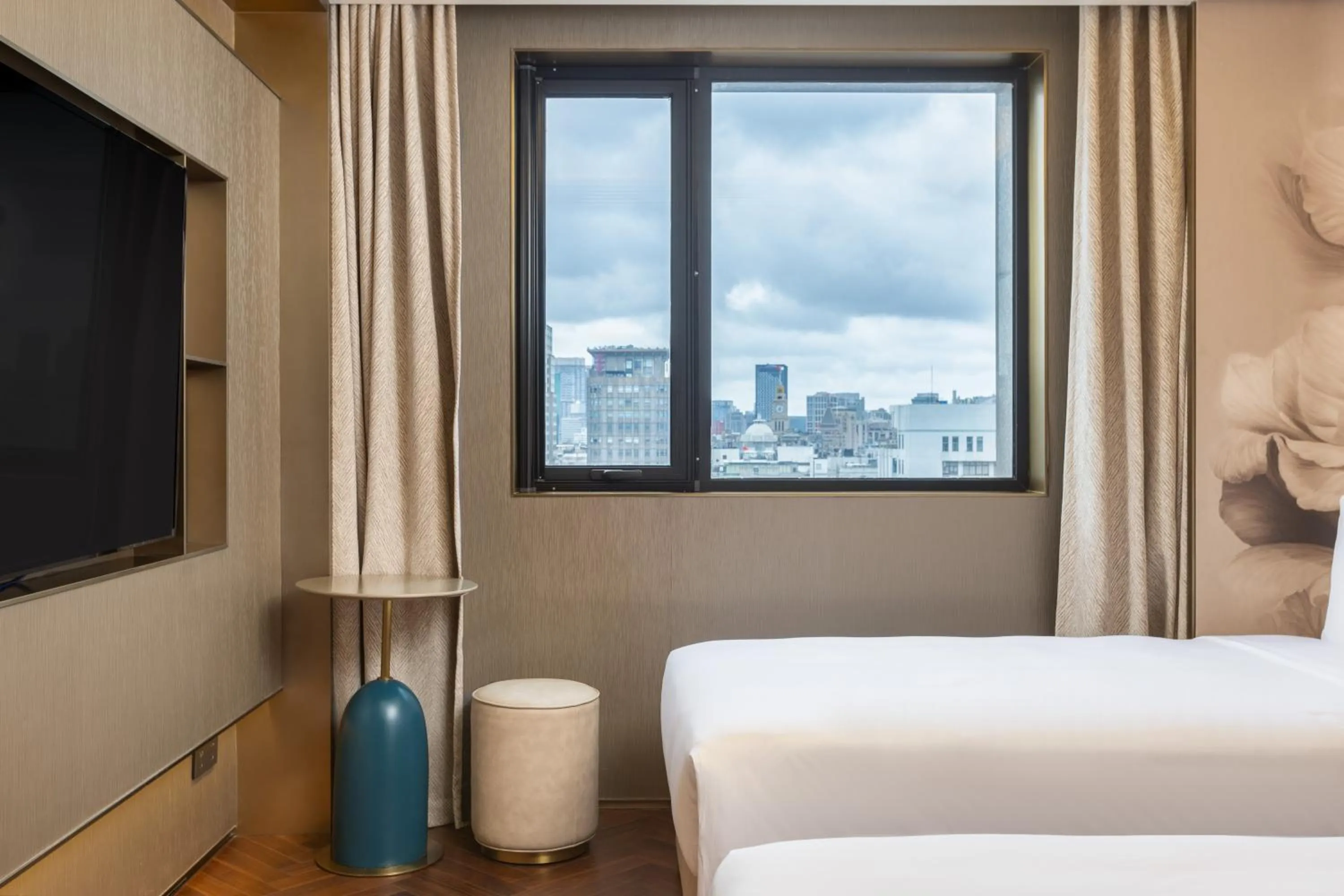 Bedroom, Bed in Blossom House Shanghai On The Bund