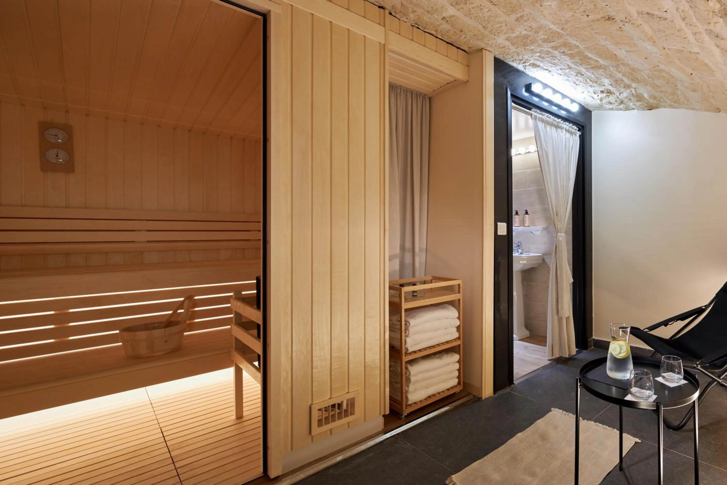 Sauna in Hotel Les Théâtres